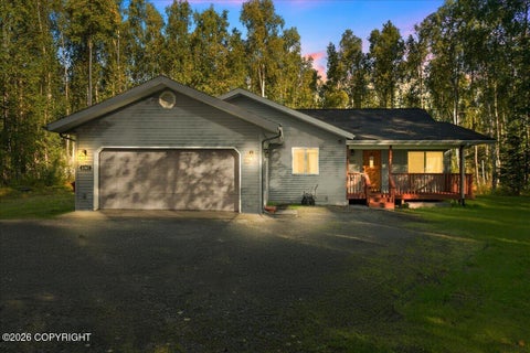 Homes For Sale - 6361 W Commadore Lane<br/> Wasilla, AK 99623