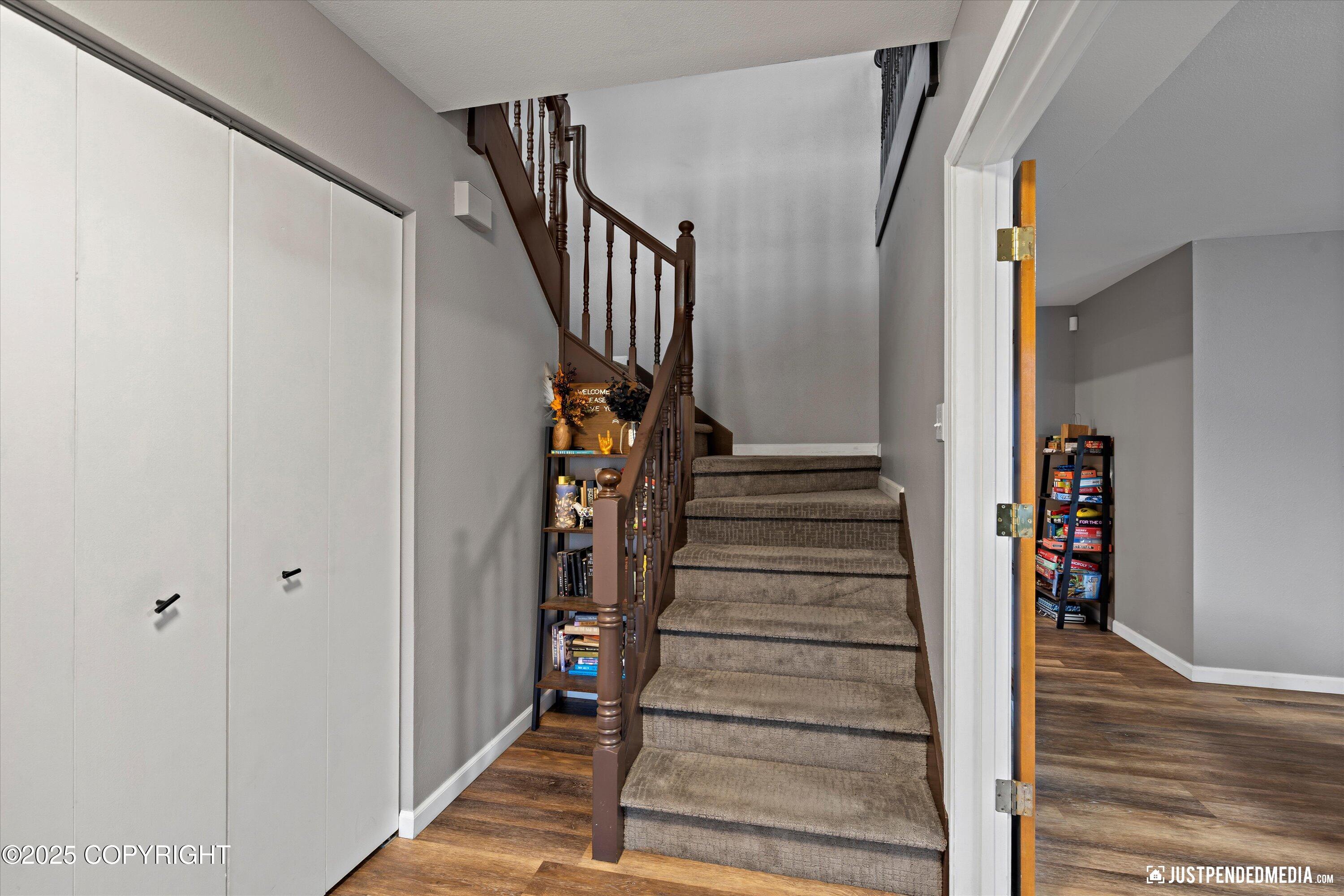 800 Howard Circle, Anchorage, Alaska image 9