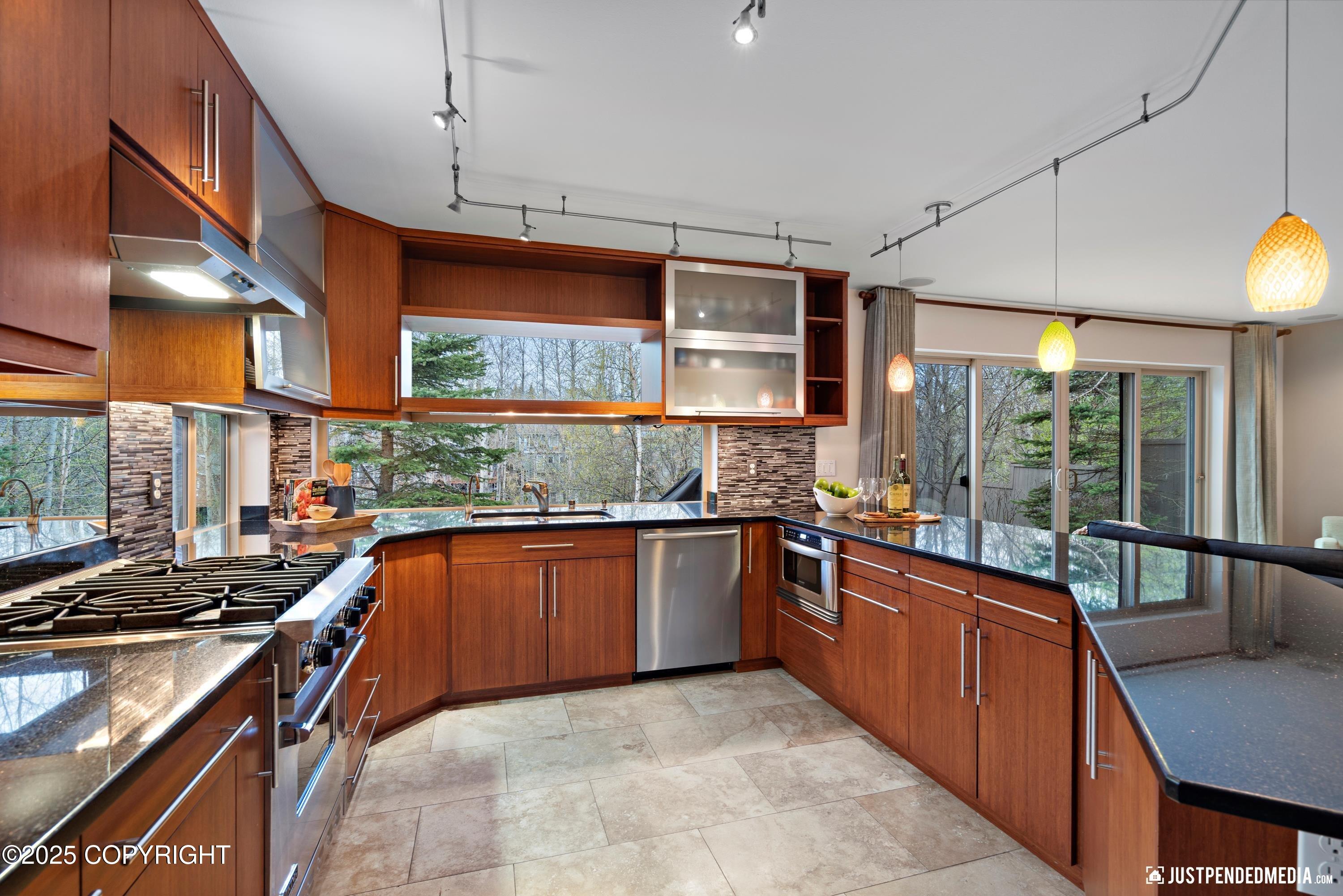 2512 Forest Park Drive, Anchorage, Alaska image 14
