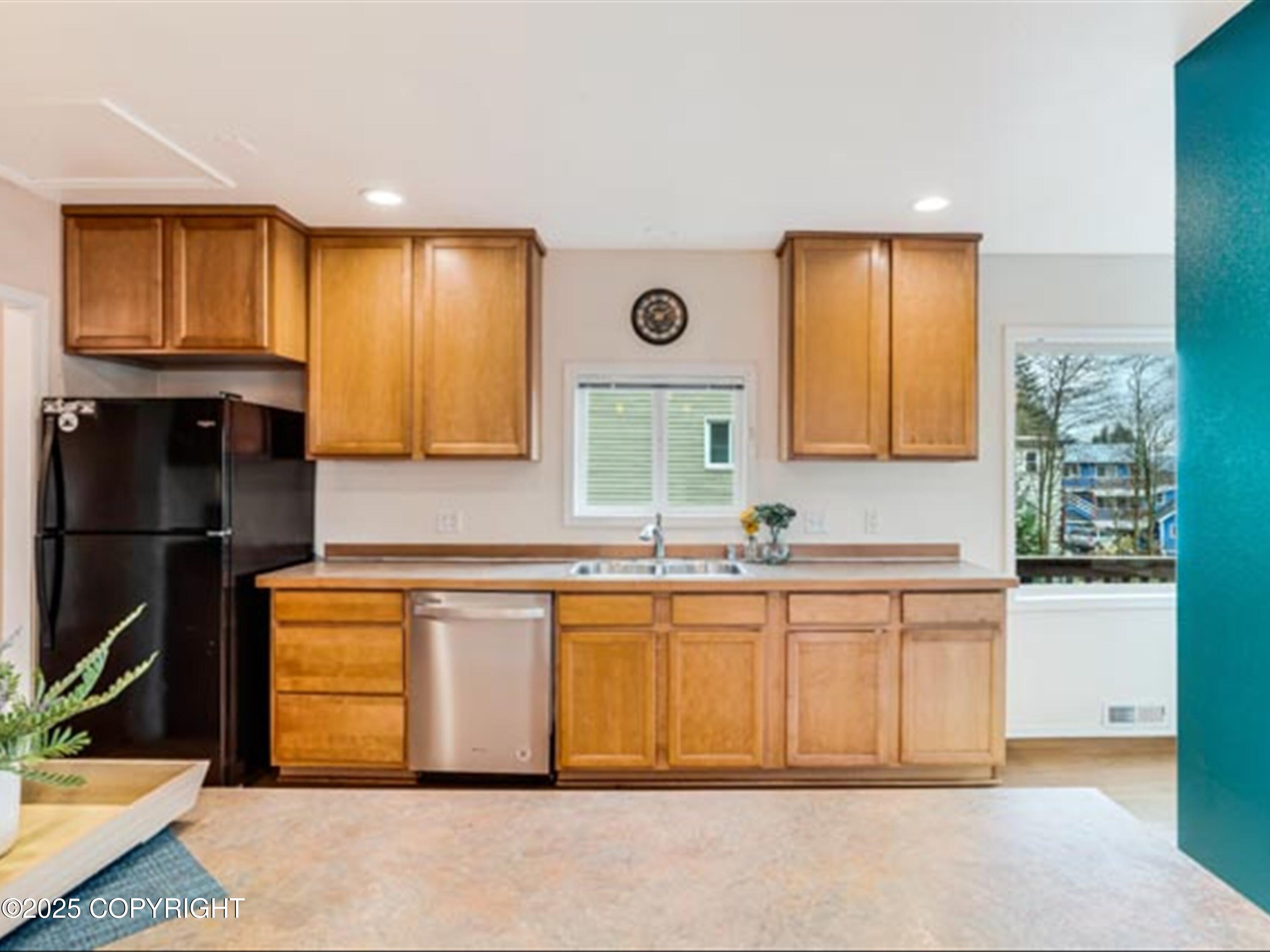 228 E Washington Street, Ketchikan, Idaho image 11