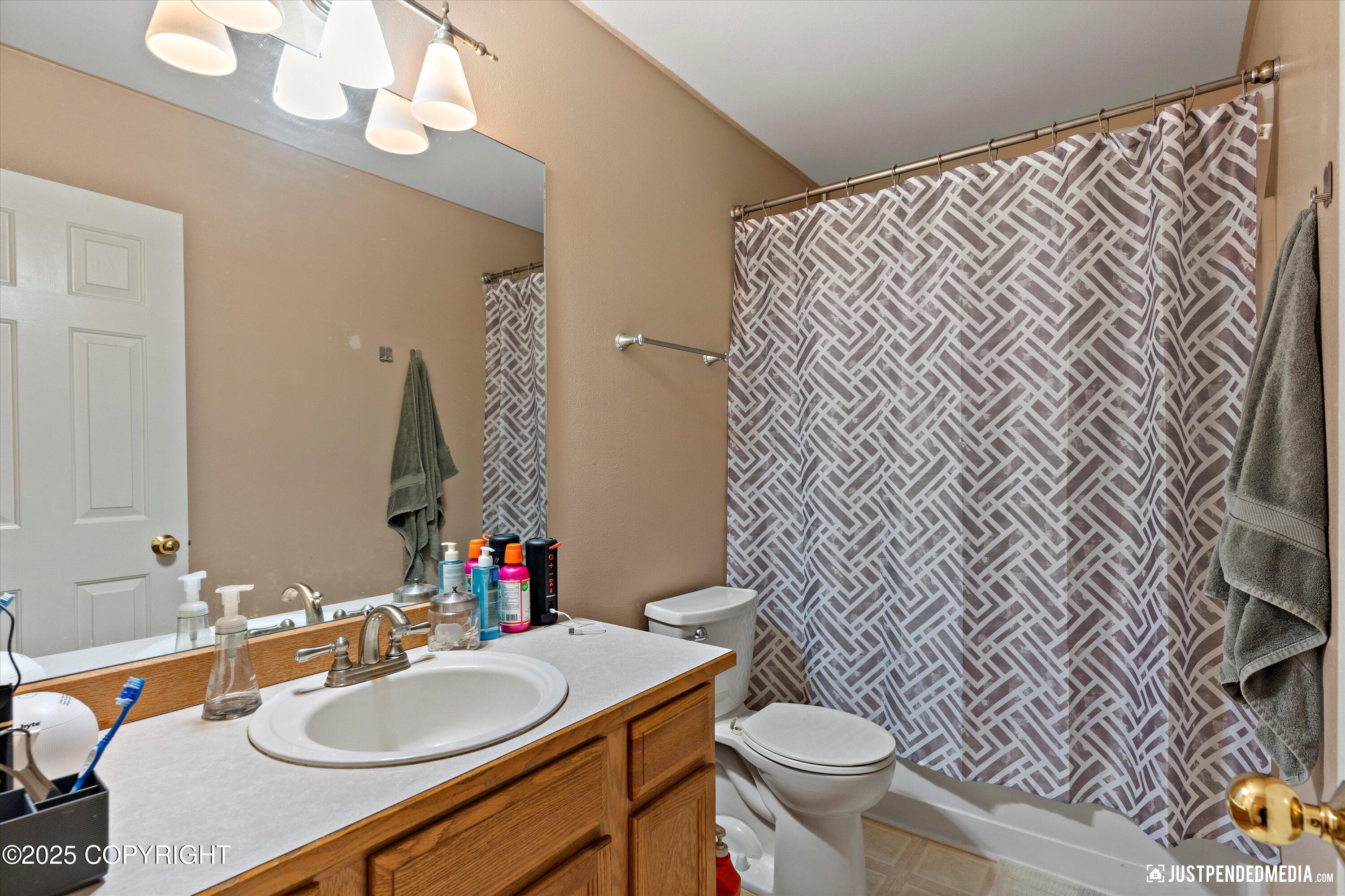 4141 N West Lake Avenue, Anchorage, Alaska image 13