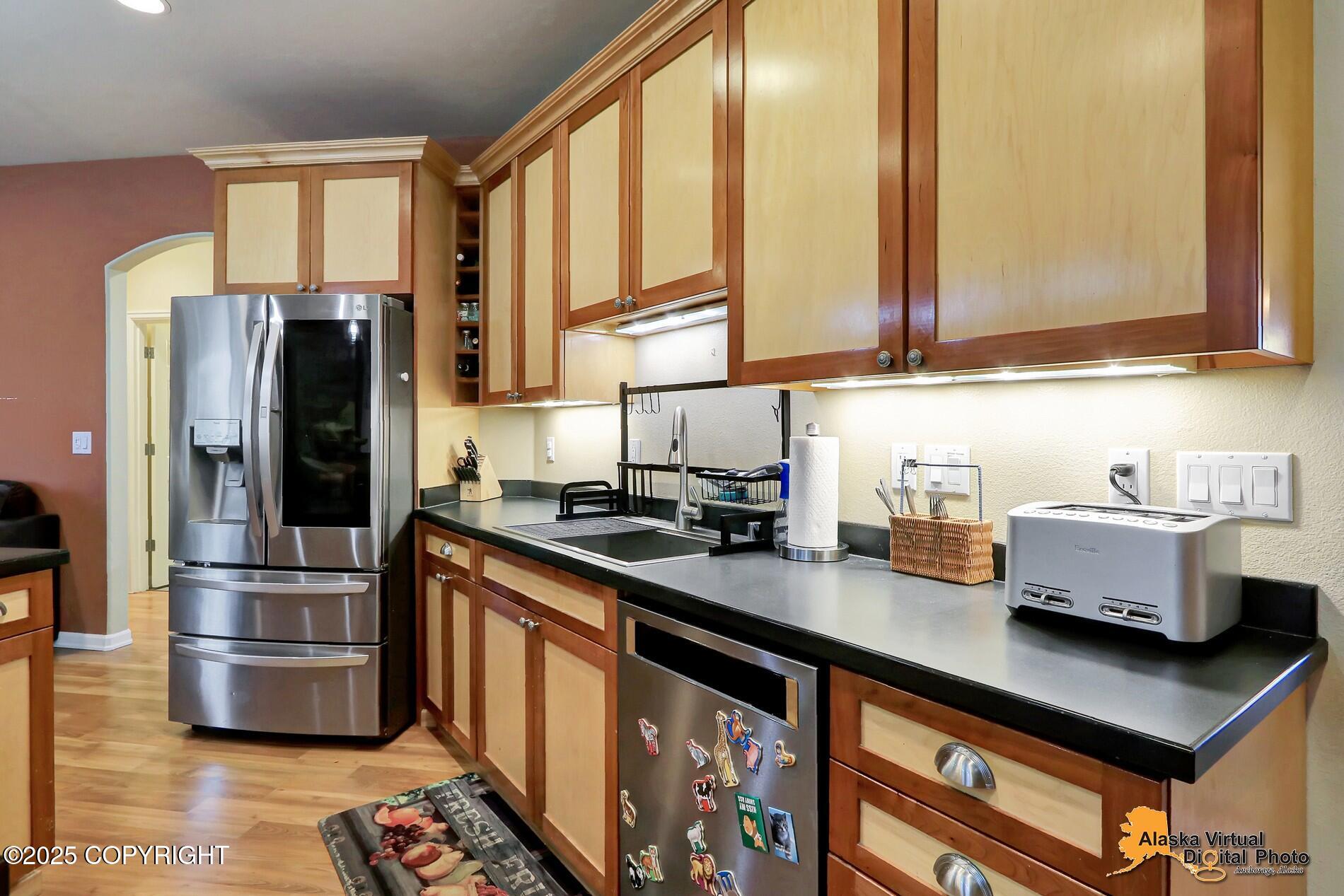 16403 Mills Park Circle, Eagle River, Alaska image 11
