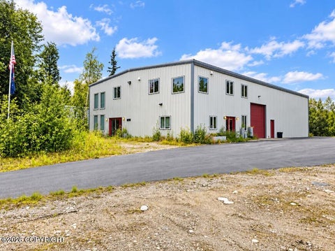 Photo of 4994 N Skyvan Circle, Wasilla, AK 99654 (MLS # 26-12917)