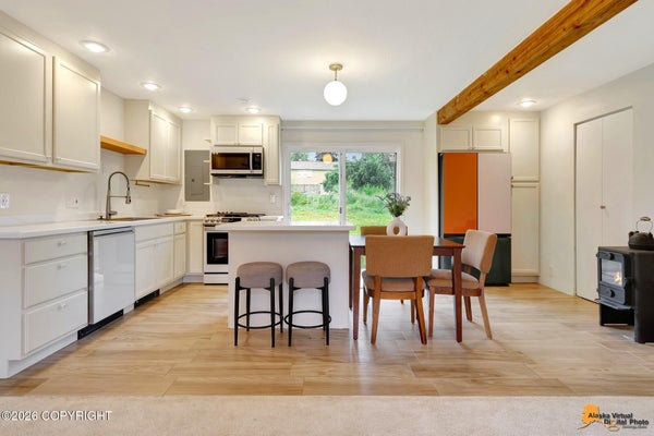 6331 E 9TH AVE, ANCHORAGE, AK 99504 - Image 6f4a72db198d67aabbfa023da0df997e/2831907941