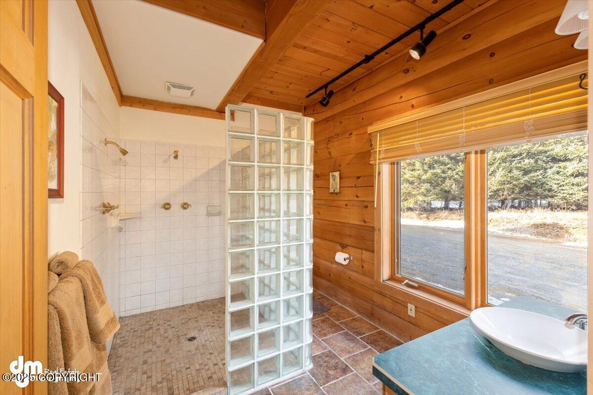 Homer, Alaska 99603, United States, 12 Bedrooms Bedrooms, ,9 BathroomsBathrooms,Residential,Active,100934