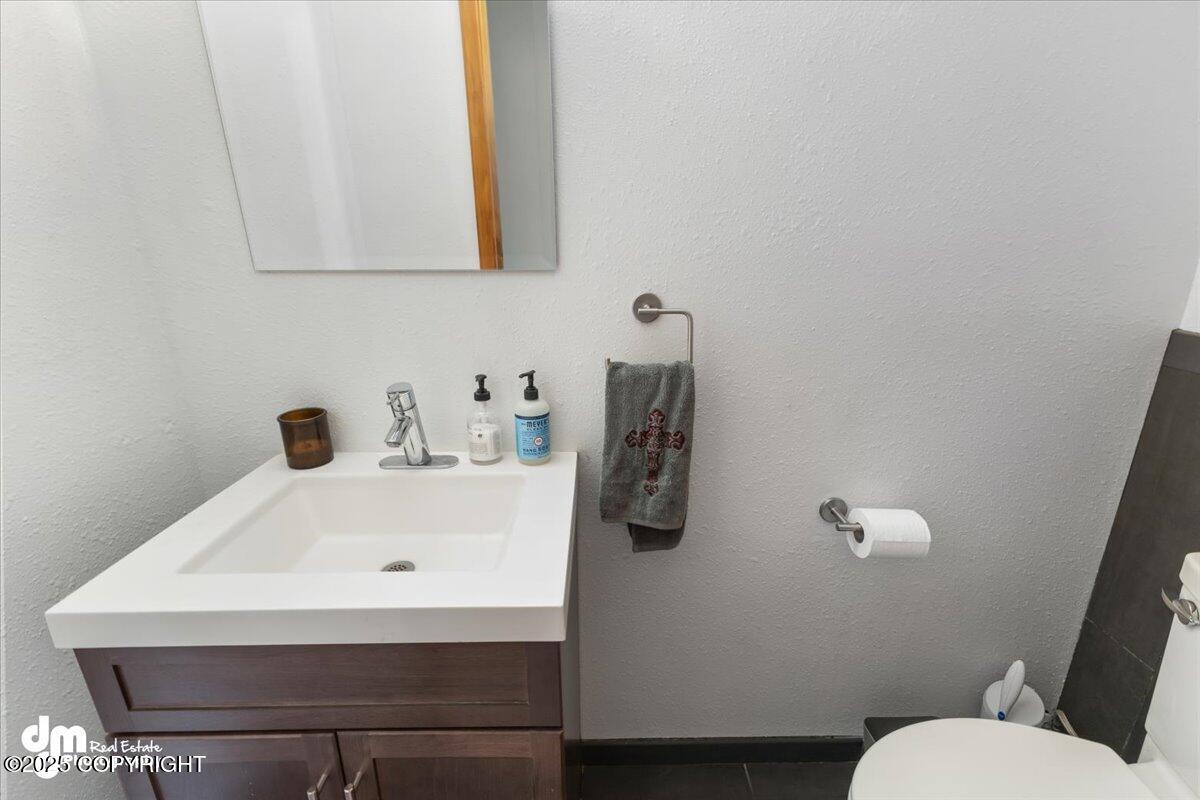 3915 Hiland Road, Eagle River, Alaska image 45
