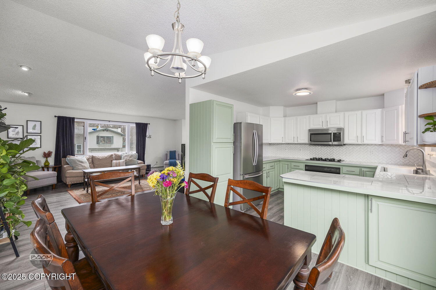 7025 Fredricks Drive, Anchorage, Alaska image 3