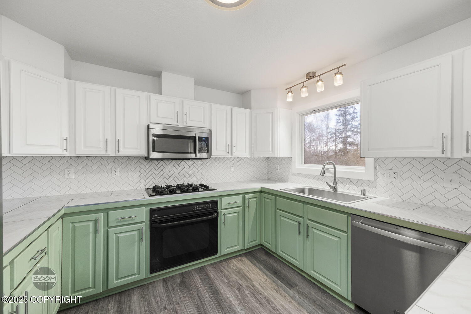 7025 Fredricks Drive, Anchorage, Alaska image 7