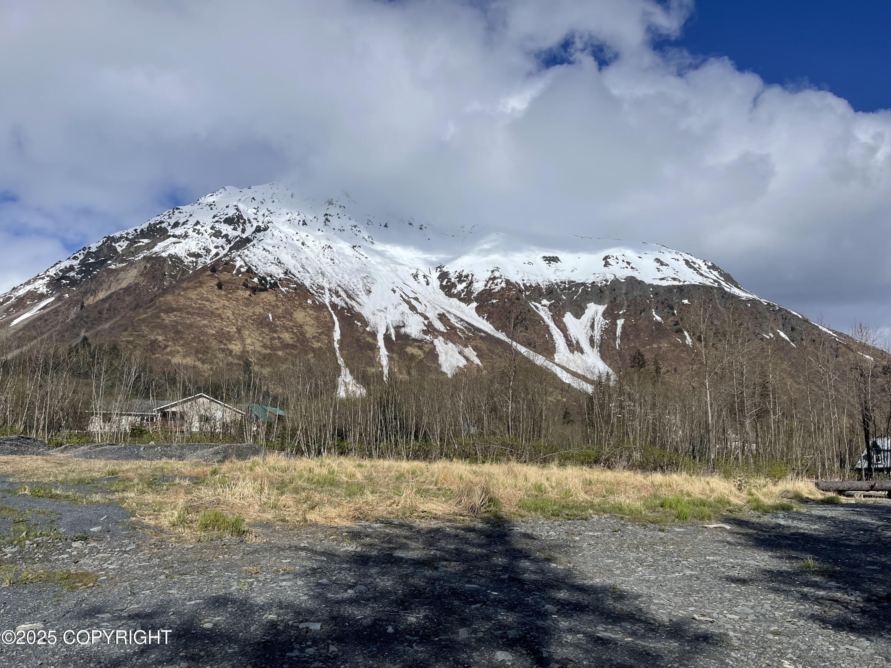 2411 Maple Street, Seward, Alaska image 8
