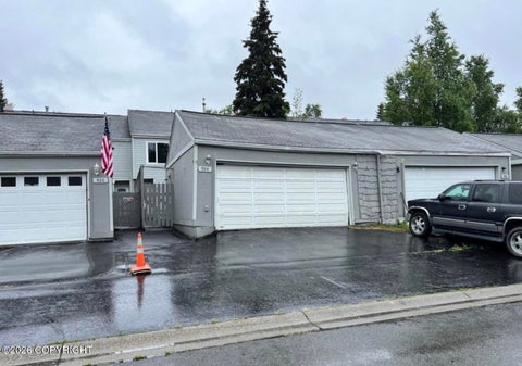 Homes For Sale - 924 W W 77th Avenue<br/> Anchorage, AK 99518