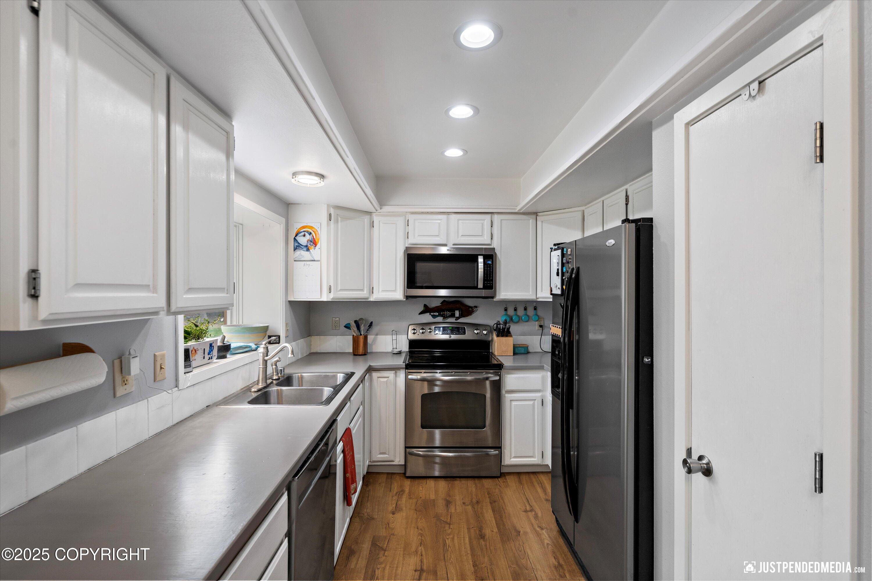 18315 Hidden Falls Avenue, Eagle River, Alaska image 15