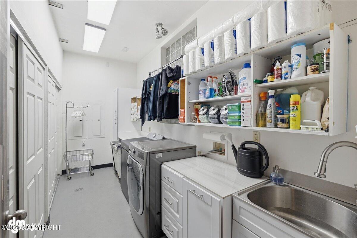 Ninilchik, Alaska 99639, United States, 11 Bedrooms Bedrooms, ,11 BathroomsBathrooms,Residential,Active,230115