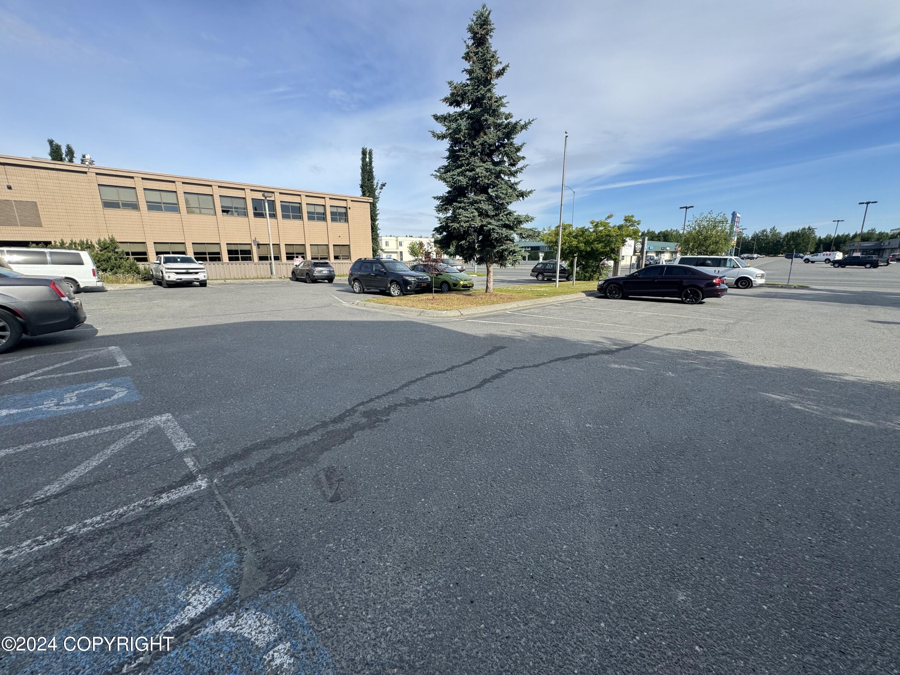 624 W International Airport Road