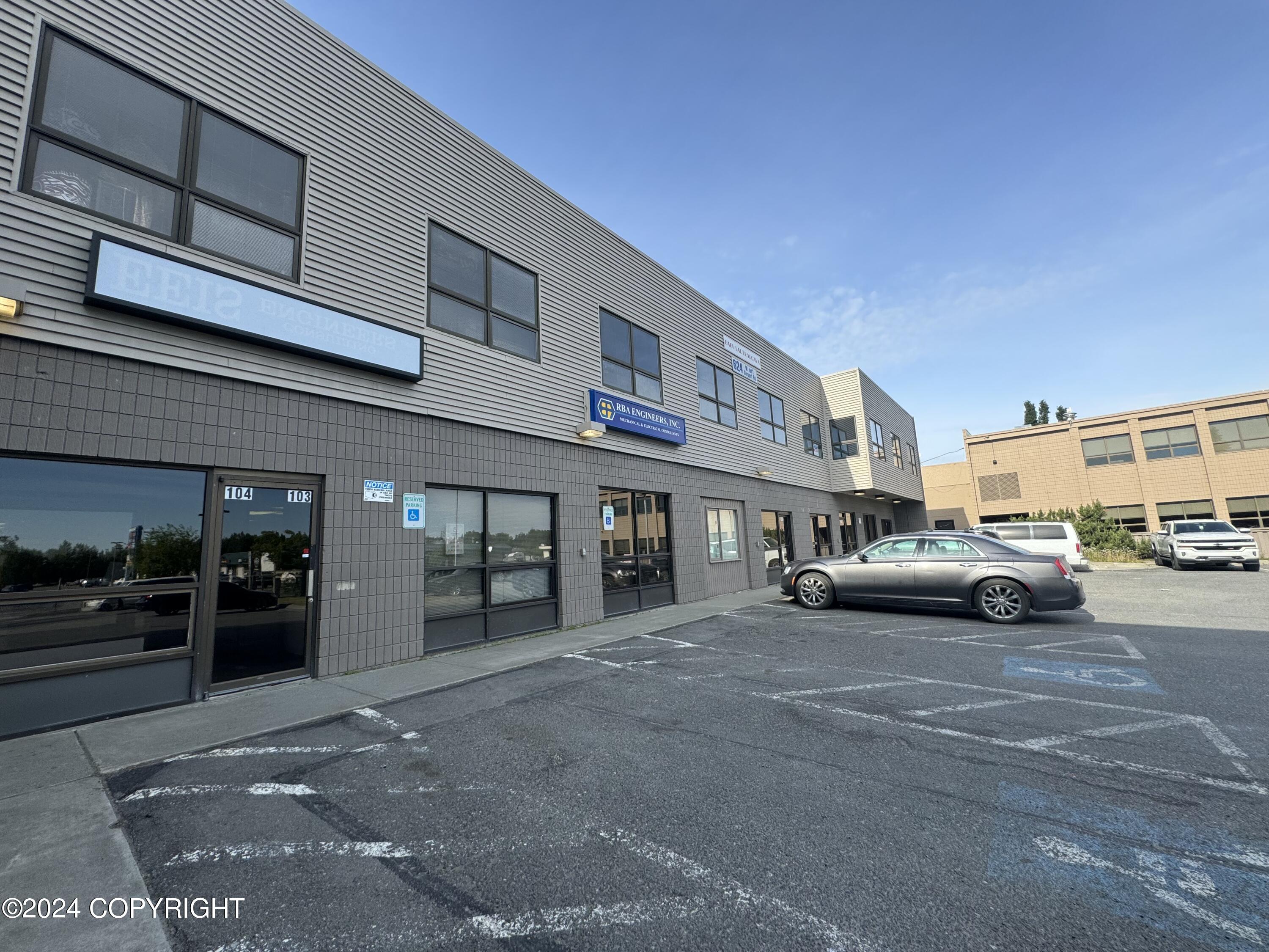 624 W International Airport Road