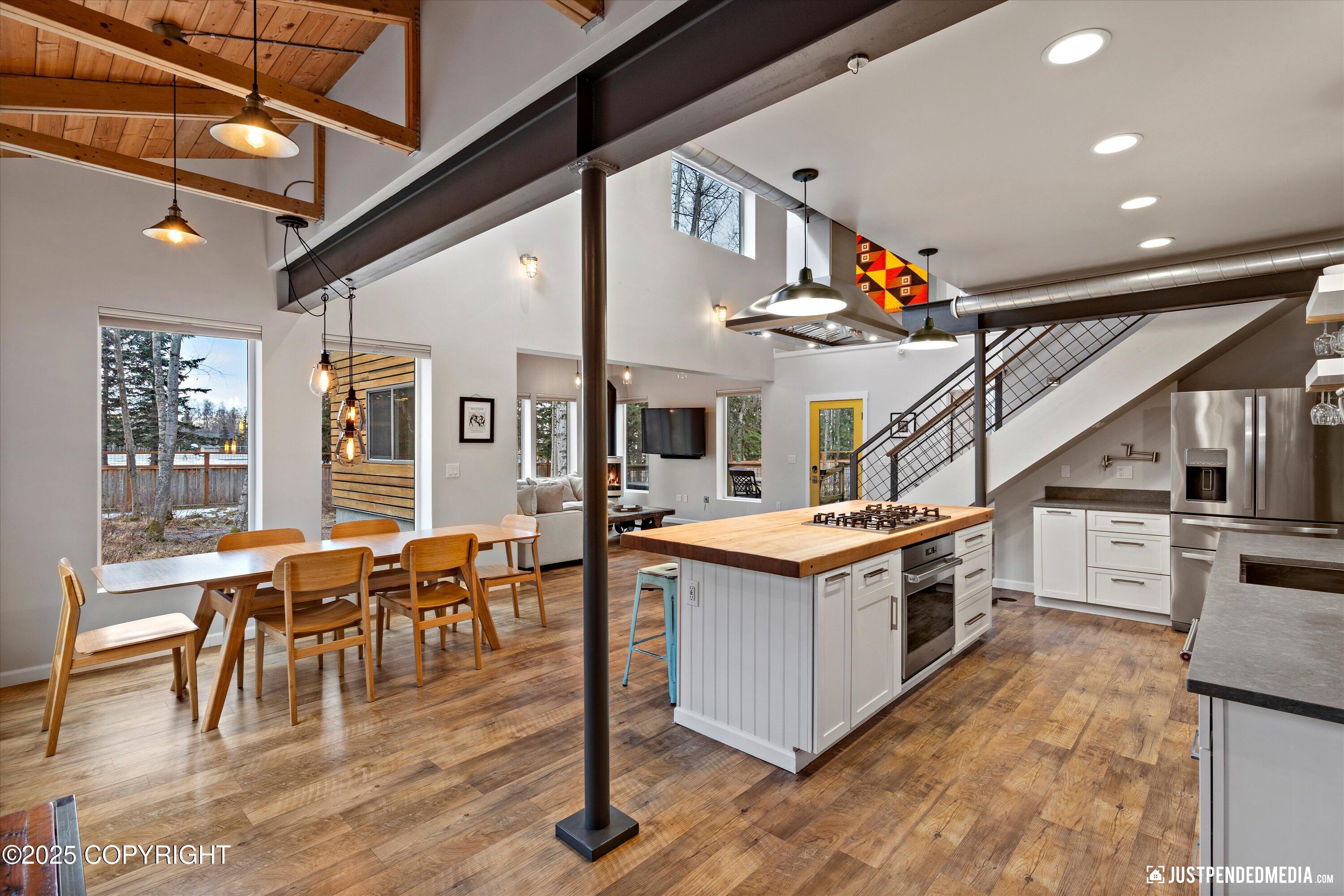 Anchorage, Alaska 99516, United States, 4 Bedrooms Bedrooms, ,3 BathroomsBathrooms,Residential,Pending,3933