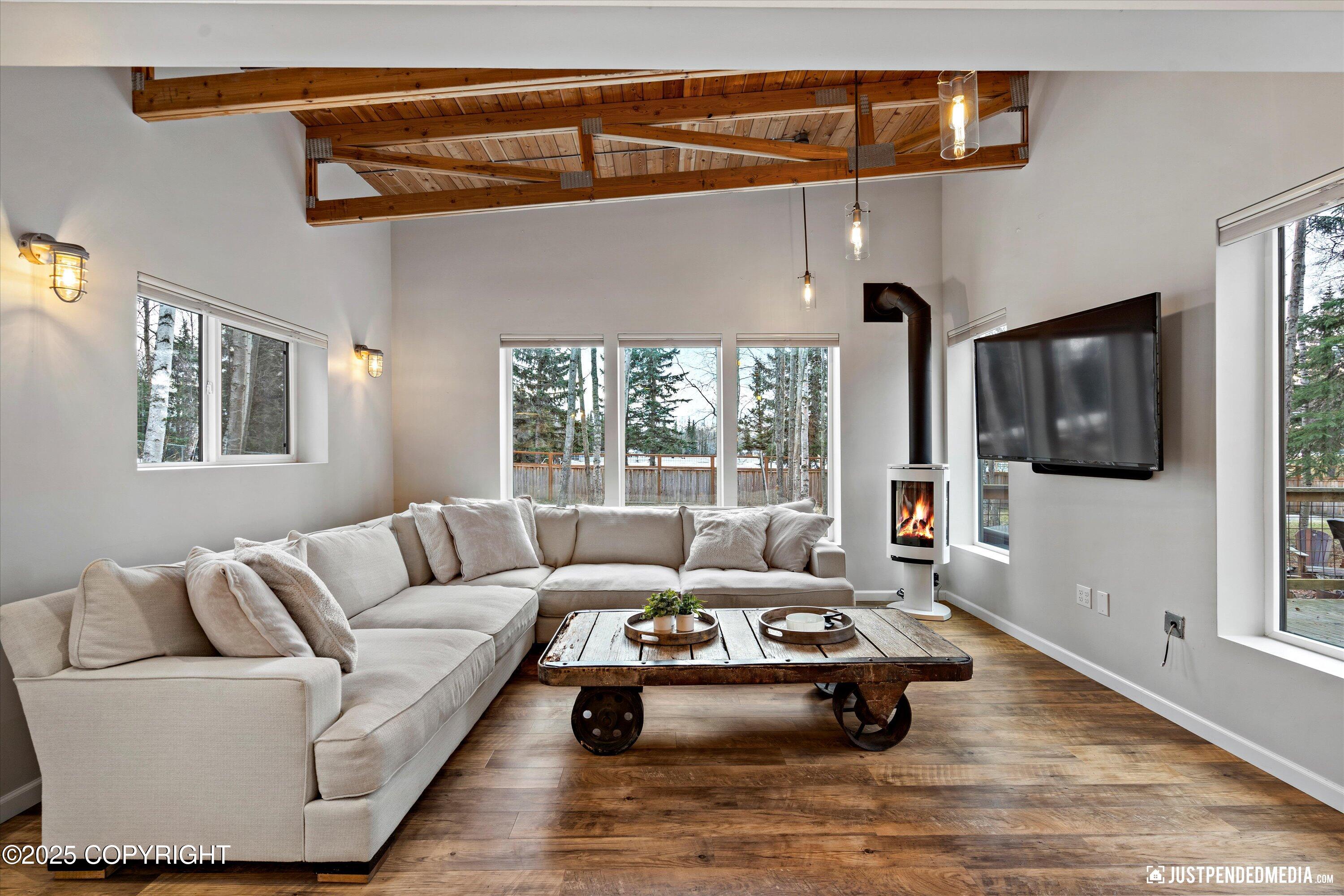 Anchorage, Alaska 99516, United States, 4 Bedrooms Bedrooms, ,3 BathroomsBathrooms,Residential,Pending,3933