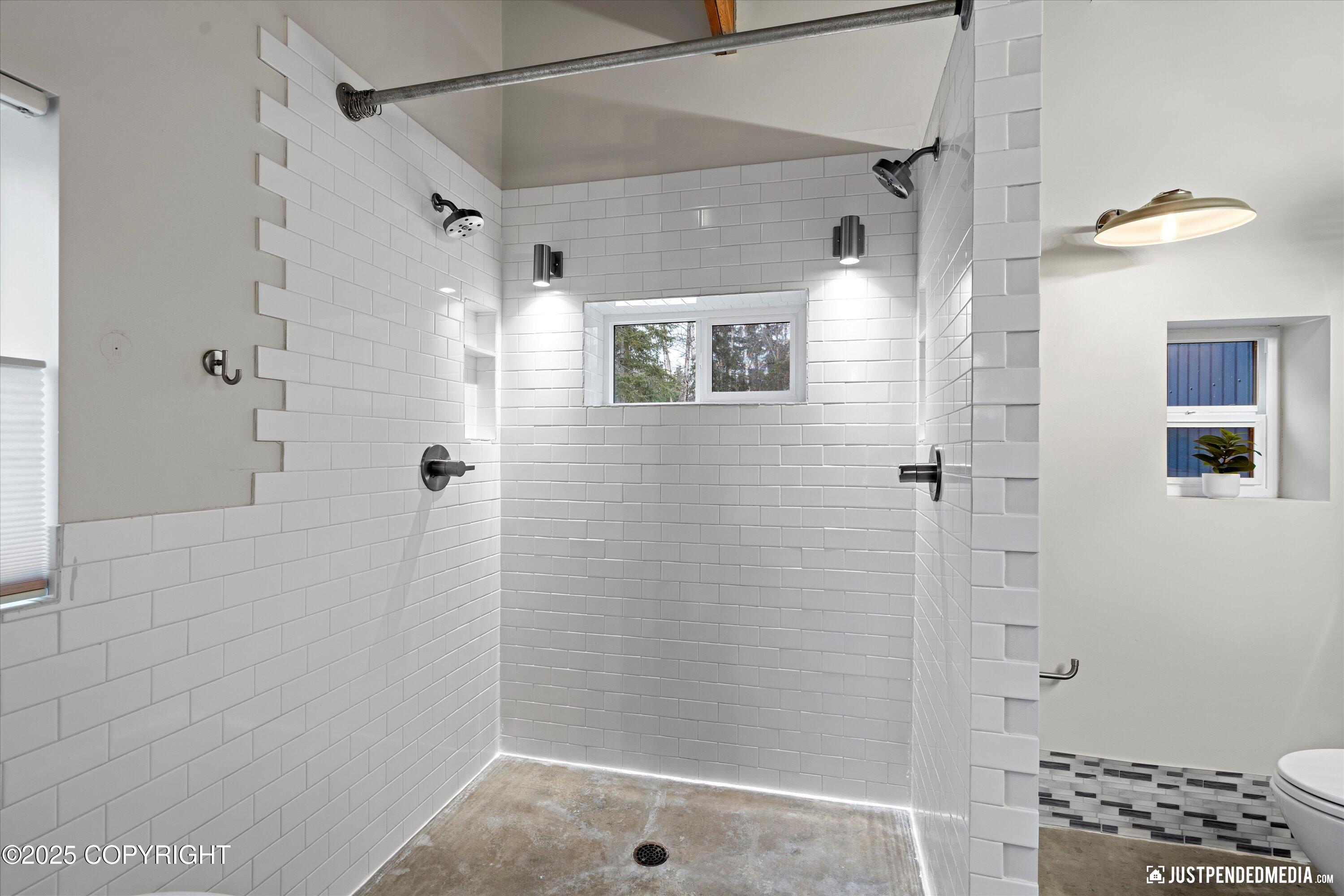 Anchorage, Alaska 99516, United States, 4 Bedrooms Bedrooms, ,3 BathroomsBathrooms,Residential,Pending,3933