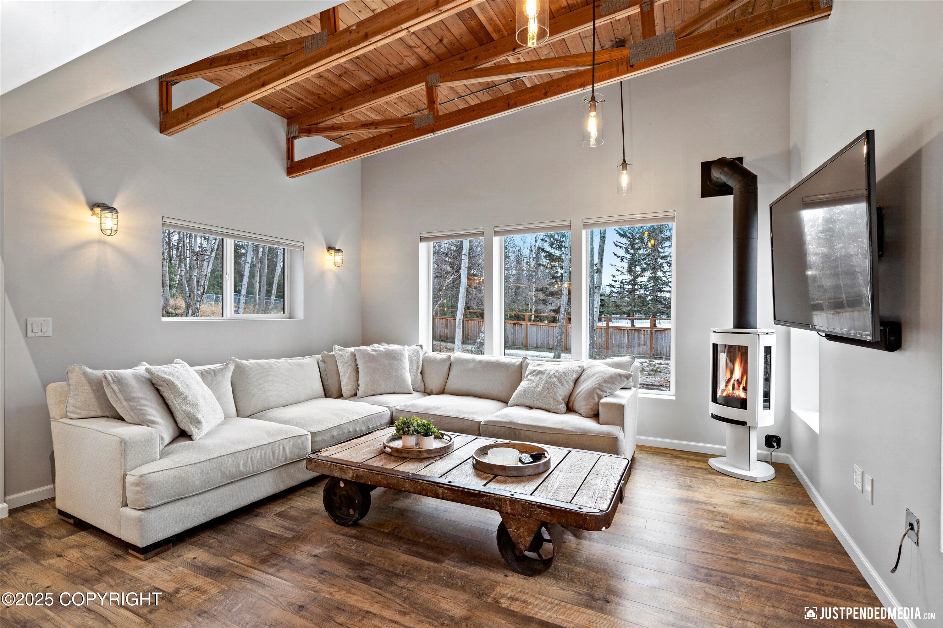 Anchorage, Alaska 99516, United States, 4 Bedrooms Bedrooms, ,3 BathroomsBathrooms,Residential,Pending,3933