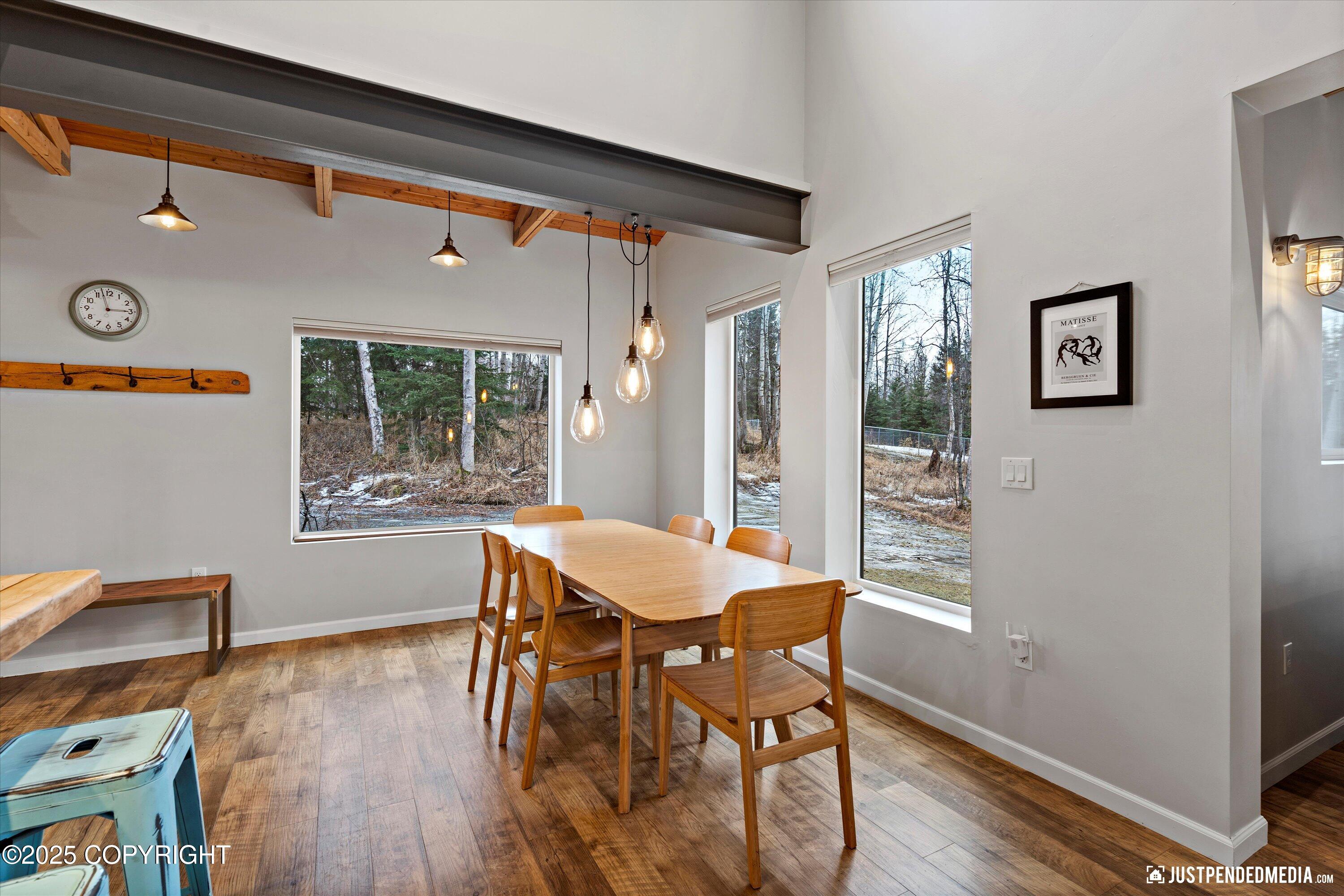 Anchorage, Alaska 99516, United States, 4 Bedrooms Bedrooms, ,3 BathroomsBathrooms,Residential,Pending,3933