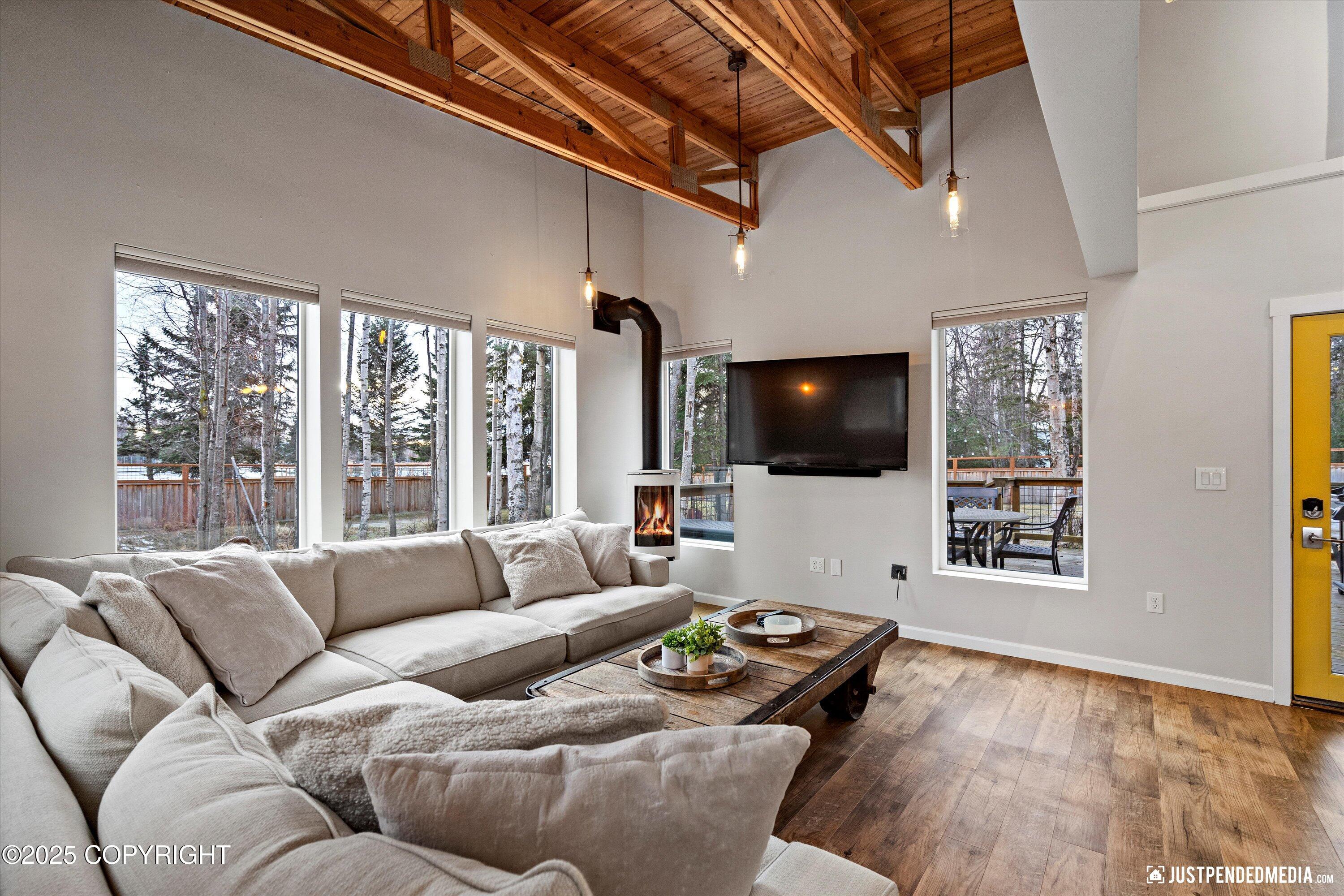 Anchorage, Alaska 99516, United States, 4 Bedrooms Bedrooms, ,3 BathroomsBathrooms,Residential,Pending,3933