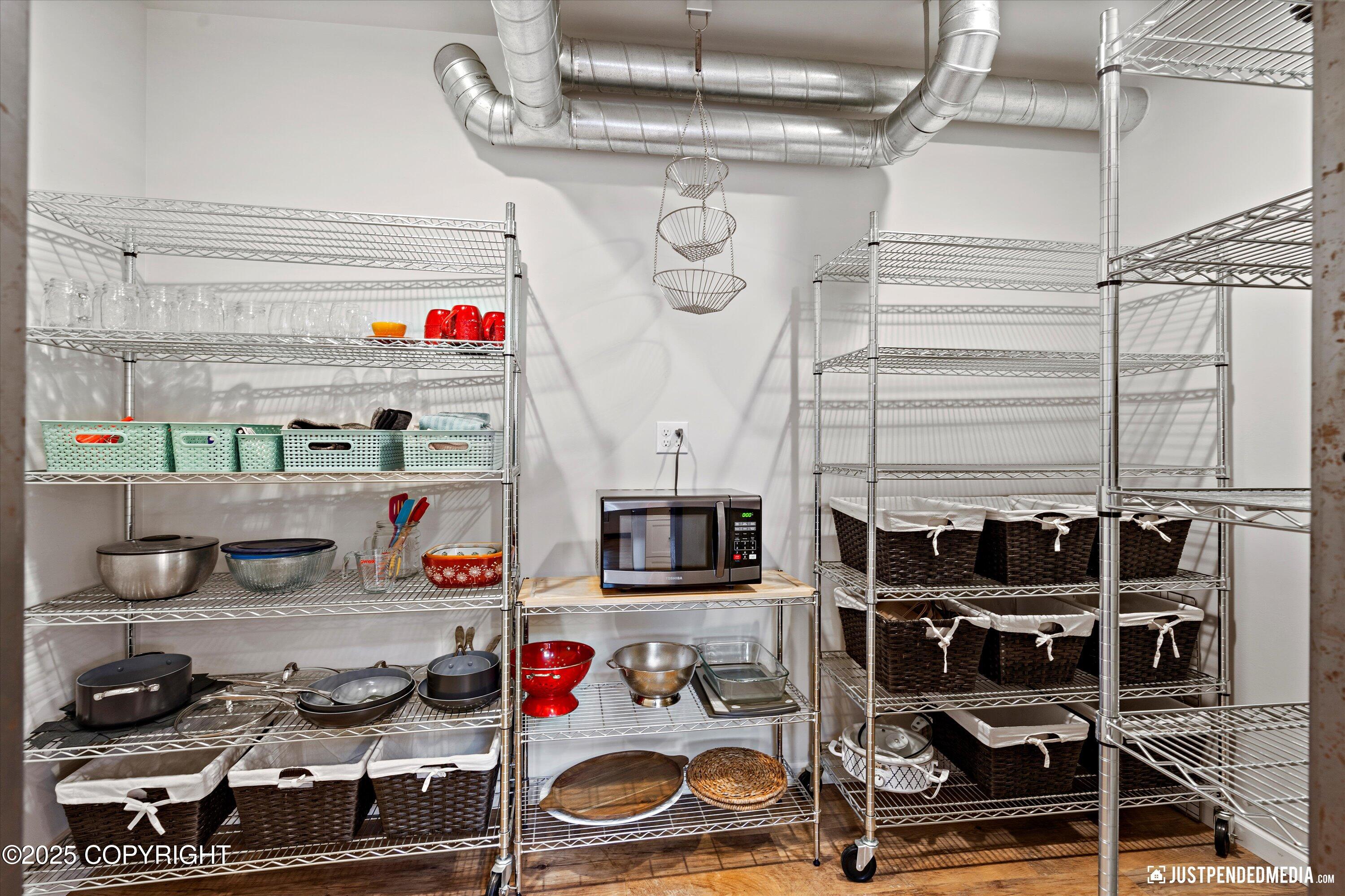 Anchorage, Alaska 99516, United States, 4 Bedrooms Bedrooms, ,3 BathroomsBathrooms,Residential,Pending,3933