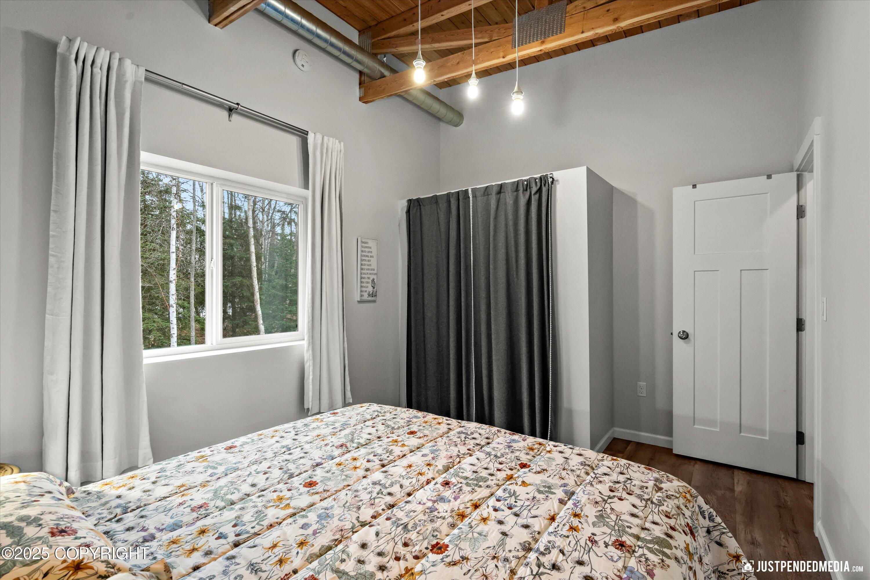 Anchorage, Alaska 99516, United States, 4 Bedrooms Bedrooms, ,3 BathroomsBathrooms,Residential,Pending,3933