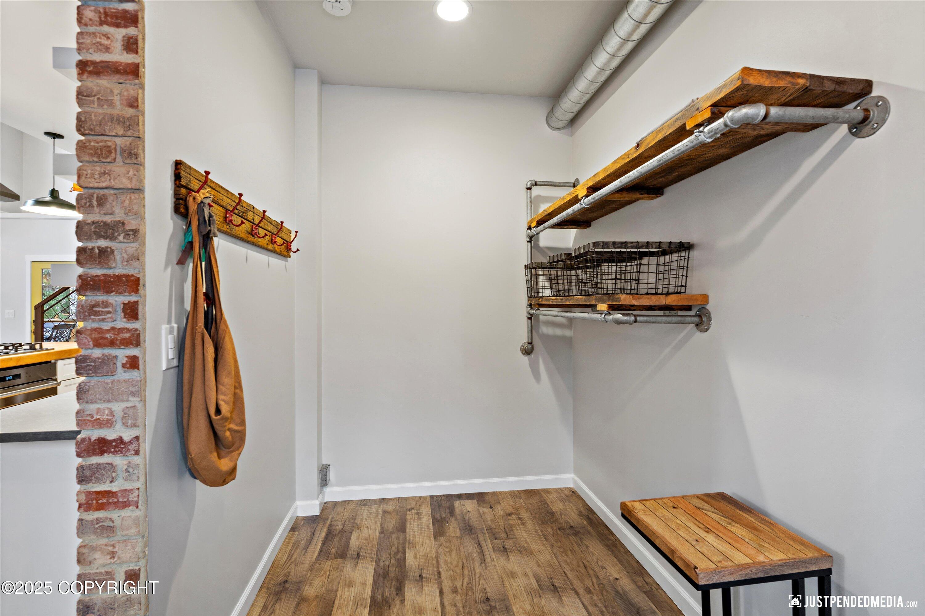 Anchorage, Alaska 99516, United States, 4 Bedrooms Bedrooms, ,3 BathroomsBathrooms,Residential,Pending,3933