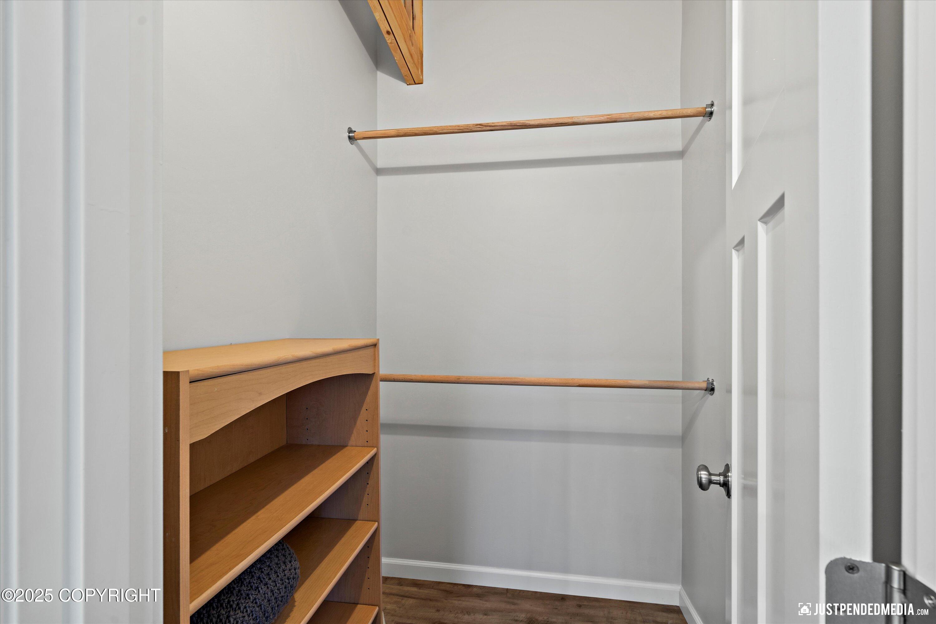 Anchorage, Alaska 99516, United States, 4 Bedrooms Bedrooms, ,3 BathroomsBathrooms,Residential,Pending,3933