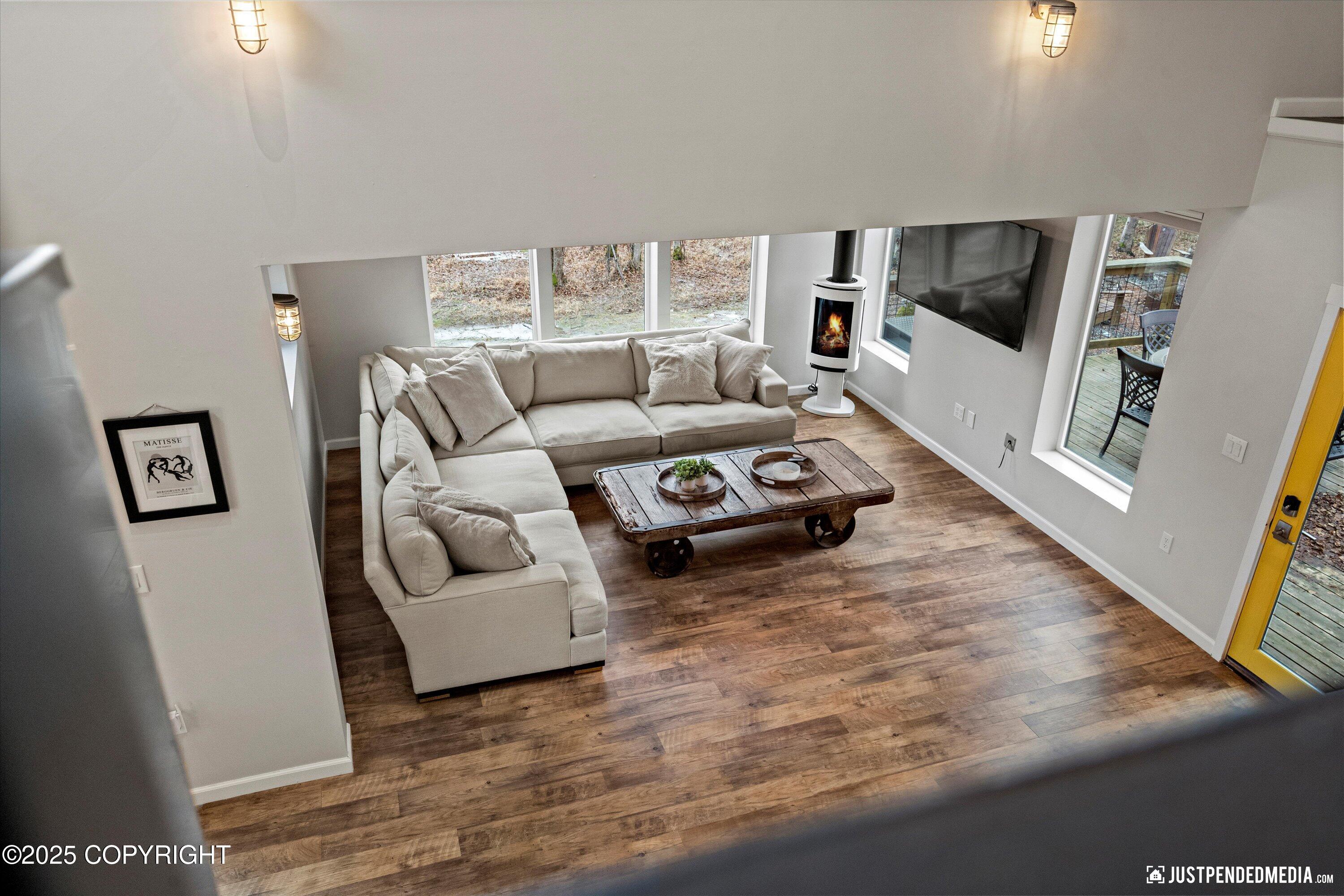 Anchorage, Alaska 99516, United States, 4 Bedrooms Bedrooms, ,3 BathroomsBathrooms,Residential,Pending,3933