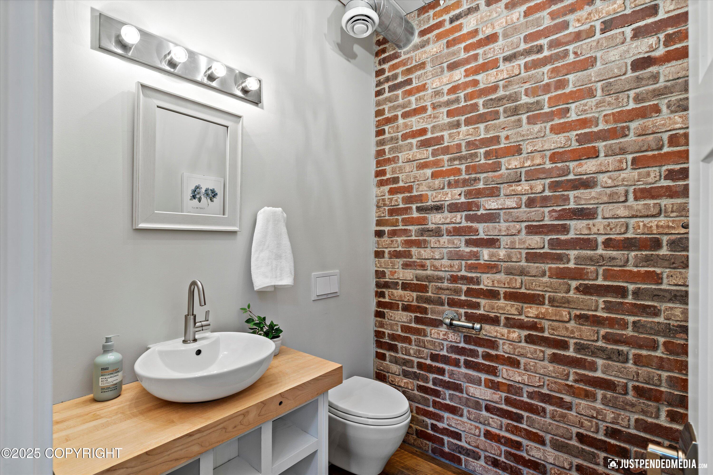 Anchorage, Alaska 99516, United States, 4 Bedrooms Bedrooms, ,3 BathroomsBathrooms,Residential,Pending,3933