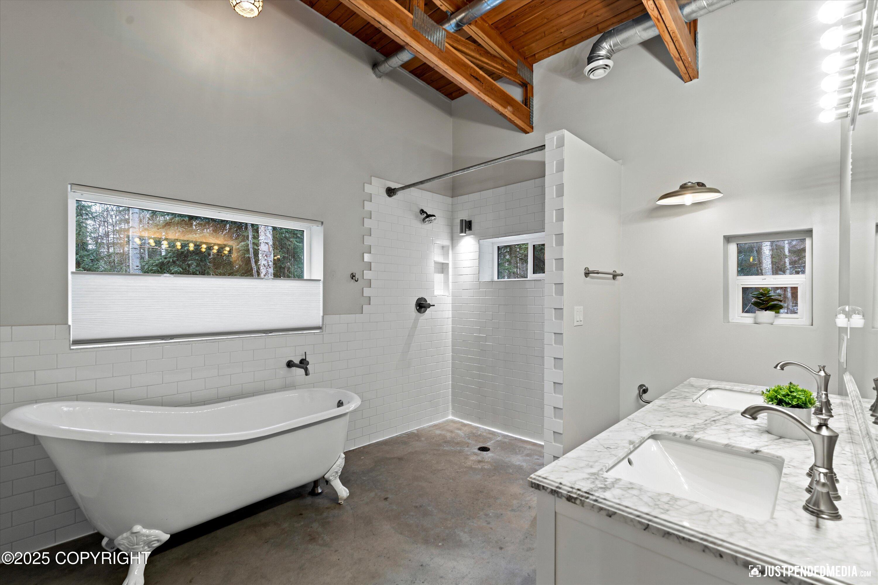 Anchorage, Alaska 99516, United States, 4 Bedrooms Bedrooms, ,3 BathroomsBathrooms,Residential,Pending,3933