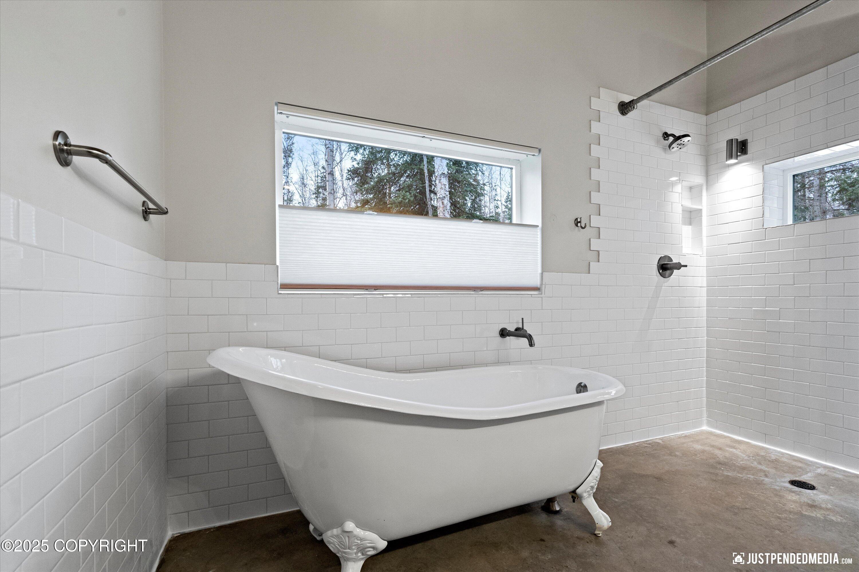 Anchorage, Alaska 99516, United States, 4 Bedrooms Bedrooms, ,3 BathroomsBathrooms,Residential,Pending,3933