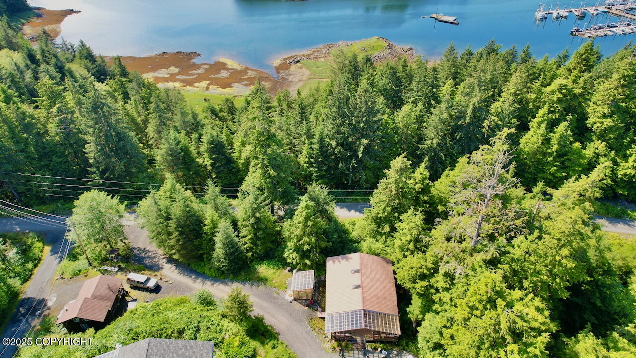 119 SW Sea Otter Drive