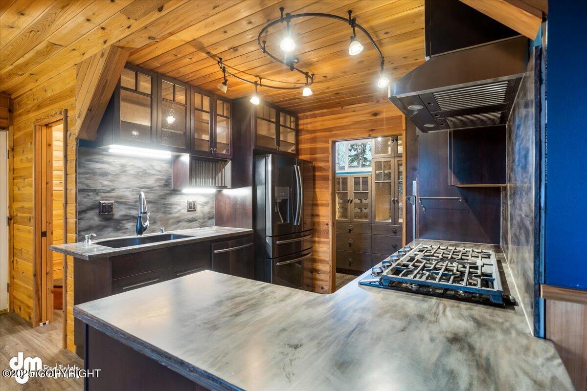 28619 W Landing Circle, Willow, Alaska image 9