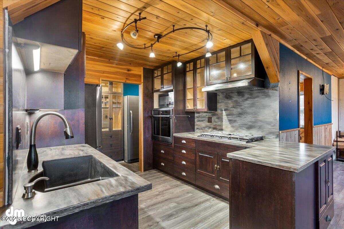 28619 W Landing Circle, Willow, Alaska image 10