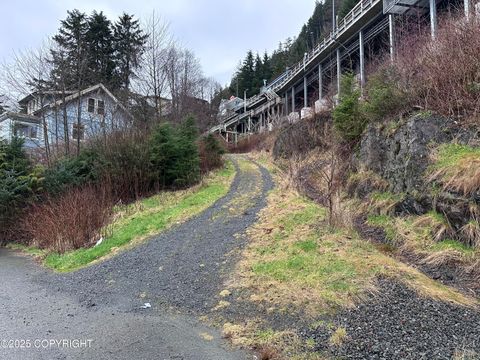 Photo of 118 Elliot Street, Ketchikan, AK 99901 (MLS # 25-672)