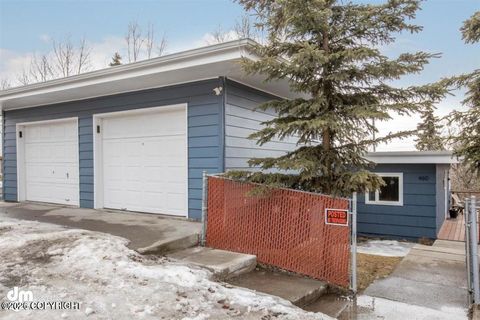 Homes For Sale - 460 Vista Glen Court<br/> Anchorage, AK 99501