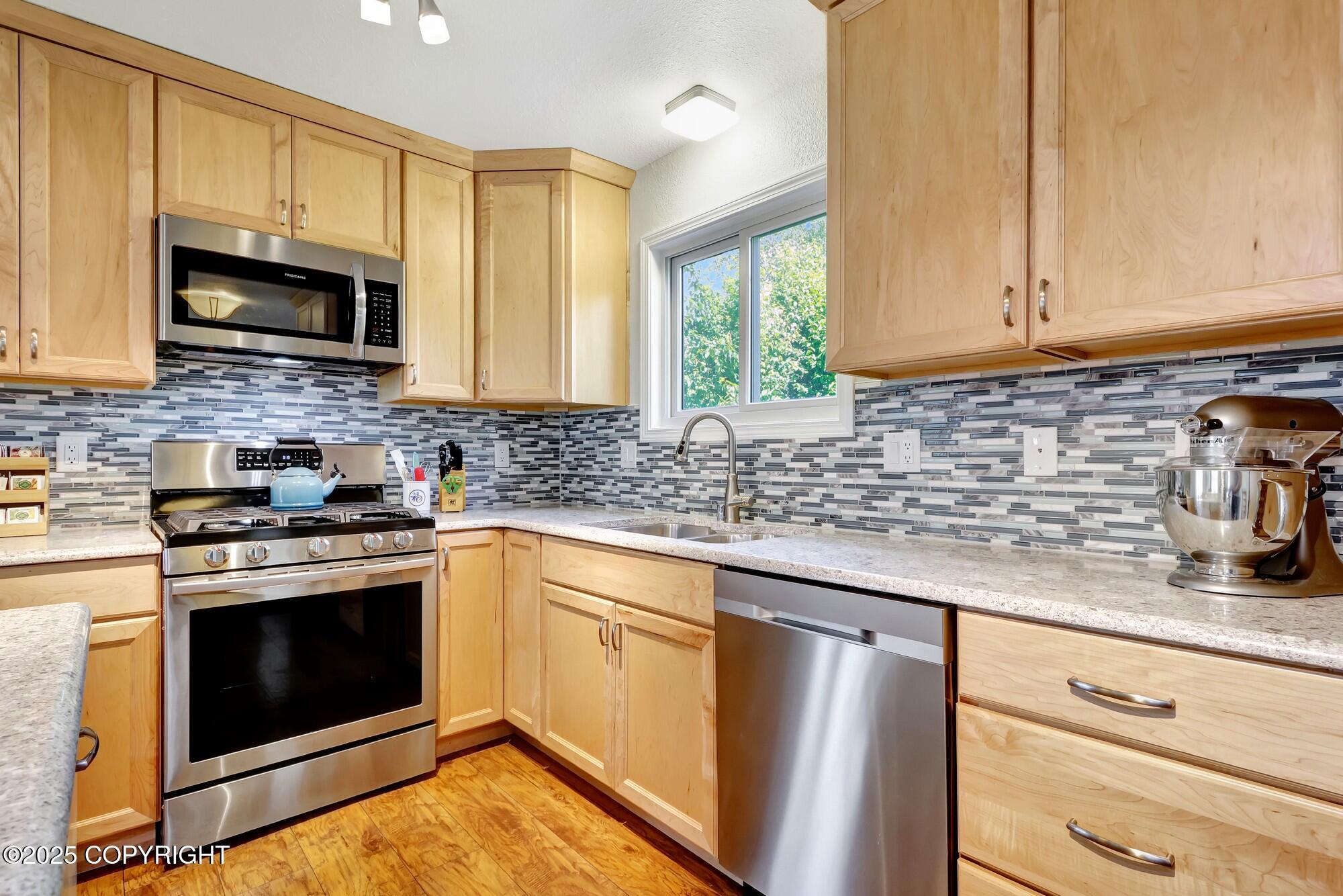 6831 Cheryl Street, Anchorage, Alaska image 9