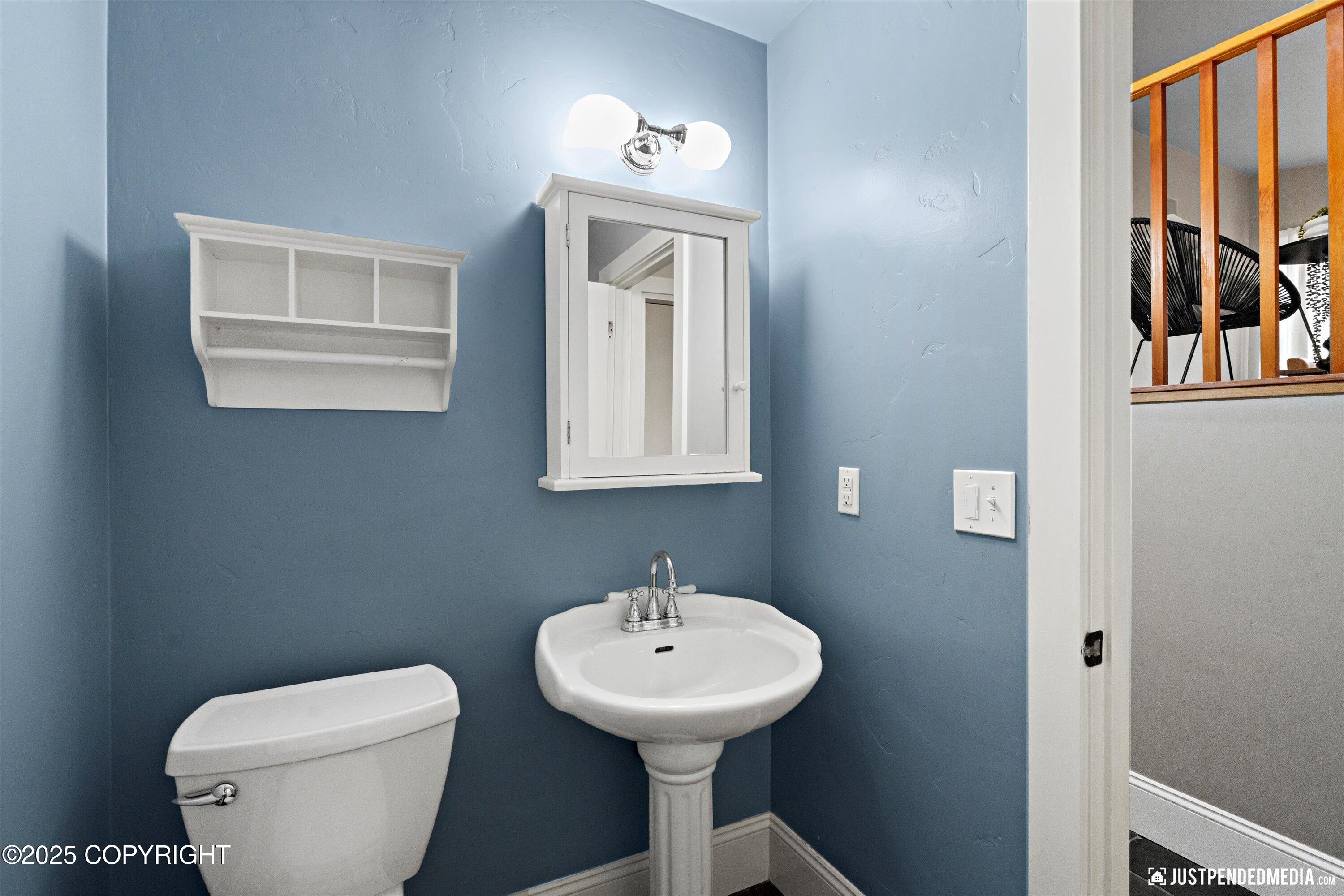 Anchorage, Alaska 99515, United States, 5 Bedrooms Bedrooms, ,3 BathroomsBathrooms,Residential,Active,225454