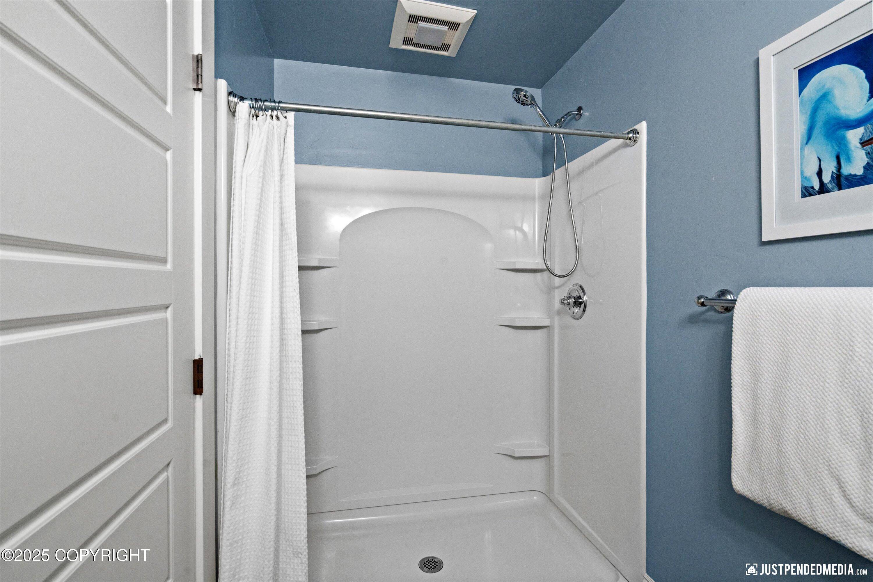 Anchorage, Alaska 99515, United States, 5 Bedrooms Bedrooms, ,3 BathroomsBathrooms,Residential,Active,225454