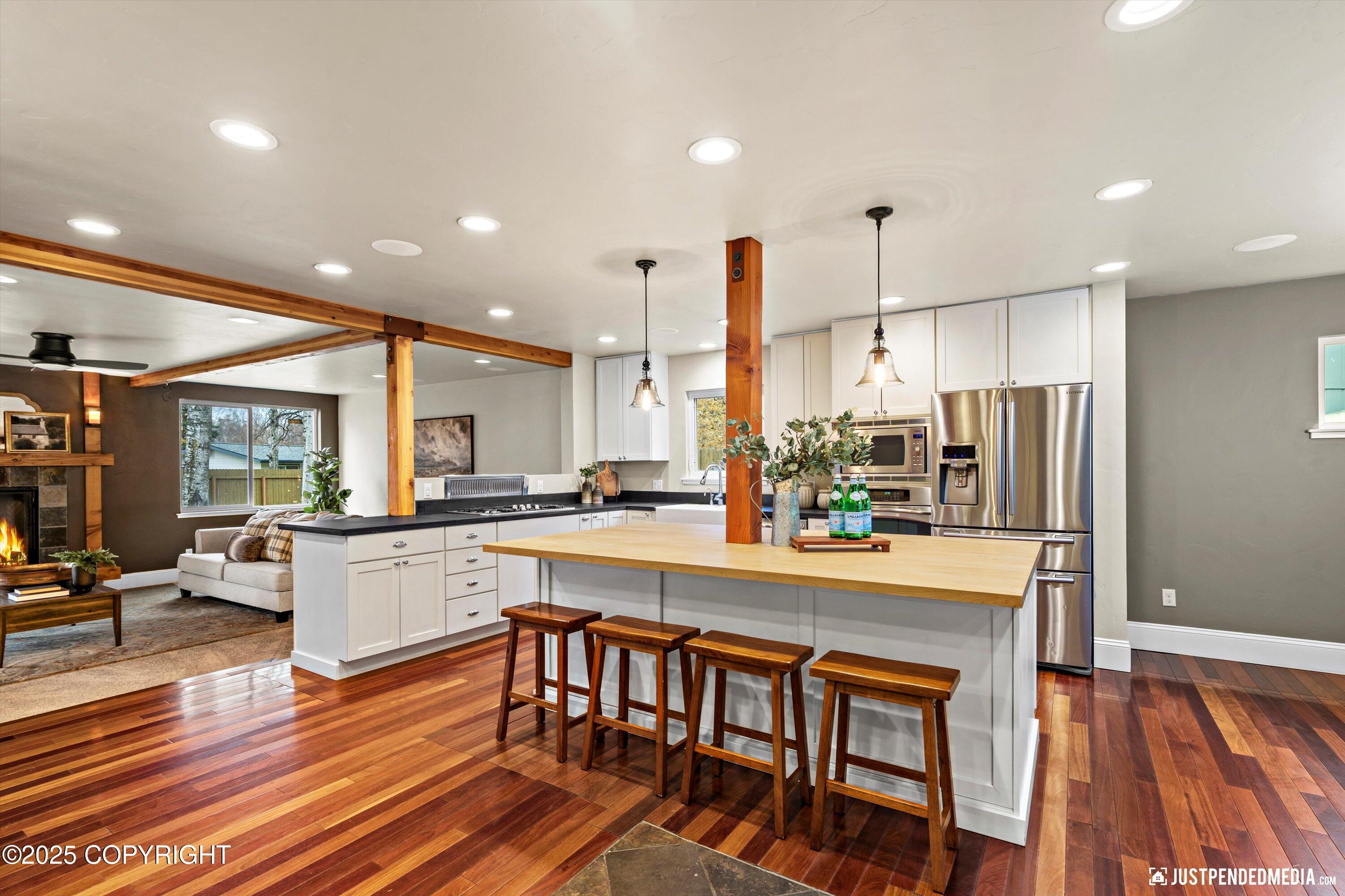 Anchorage, Alaska 99515, United States, 5 Bedrooms Bedrooms, ,3 BathroomsBathrooms,Residential,Active,225454