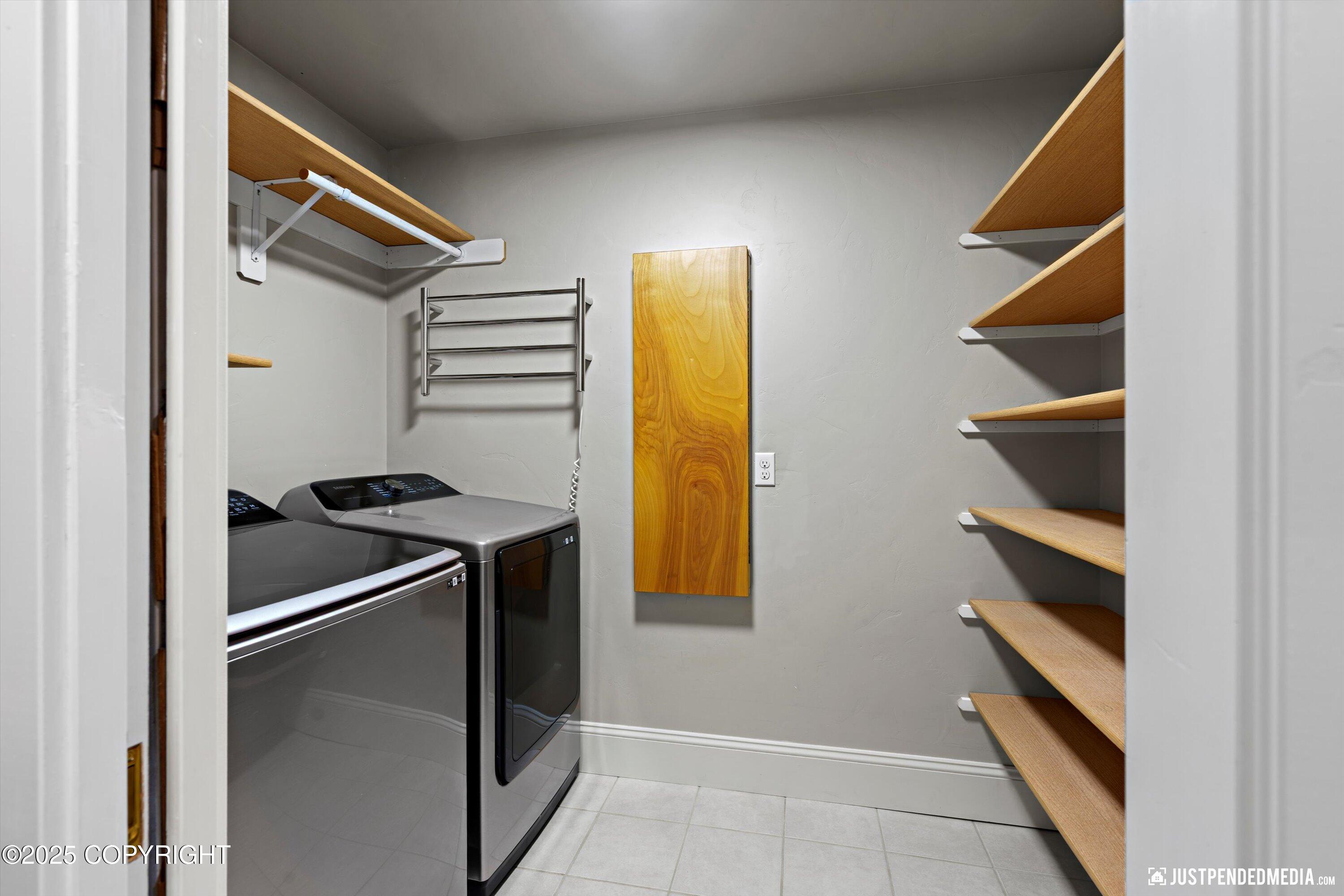 Anchorage, Alaska 99515, United States, 5 Bedrooms Bedrooms, ,3 BathroomsBathrooms,Residential,Active,225454