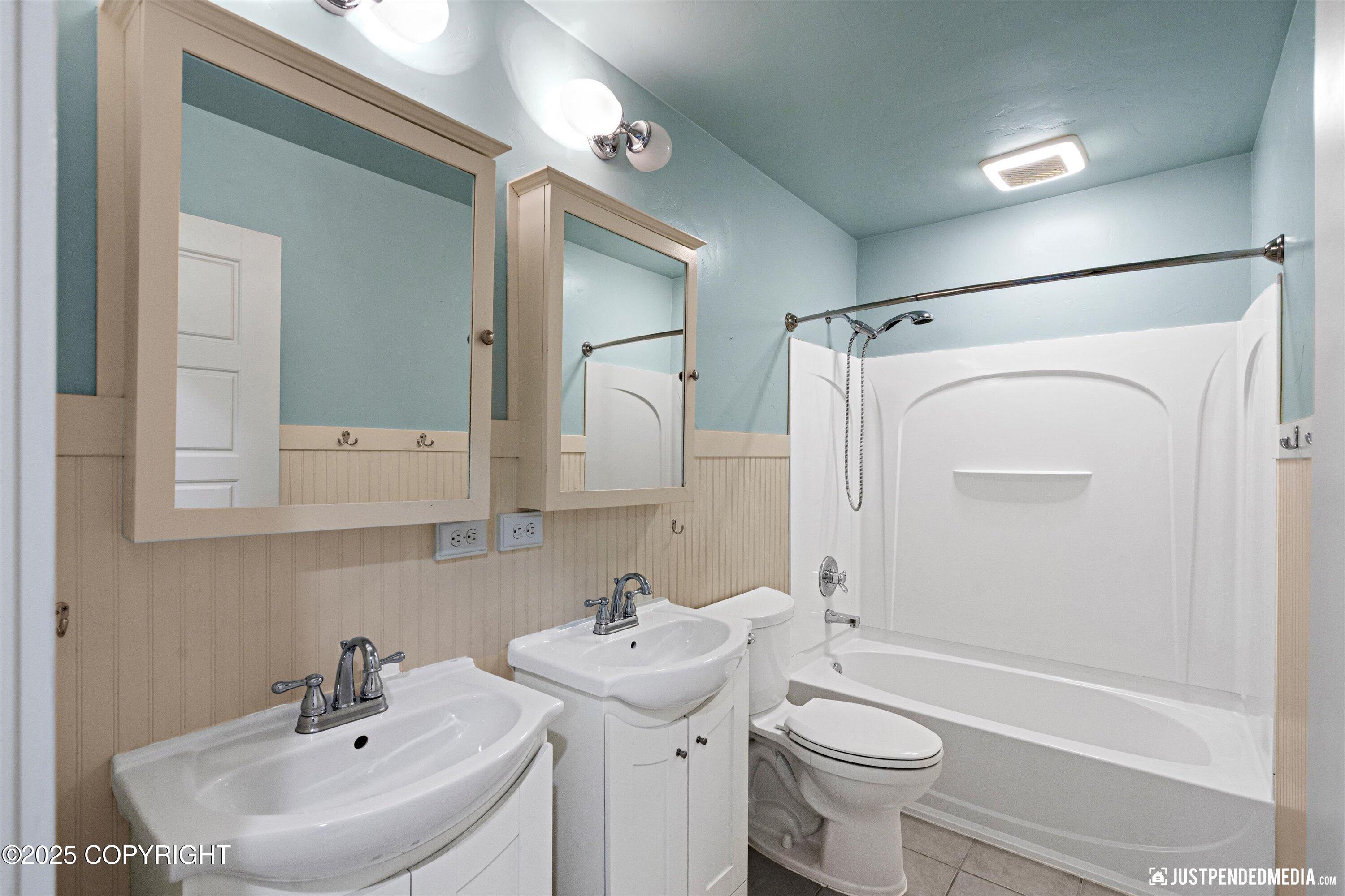 Anchorage, Alaska 99515, United States, 5 Bedrooms Bedrooms, ,3 BathroomsBathrooms,Residential,Active,225454