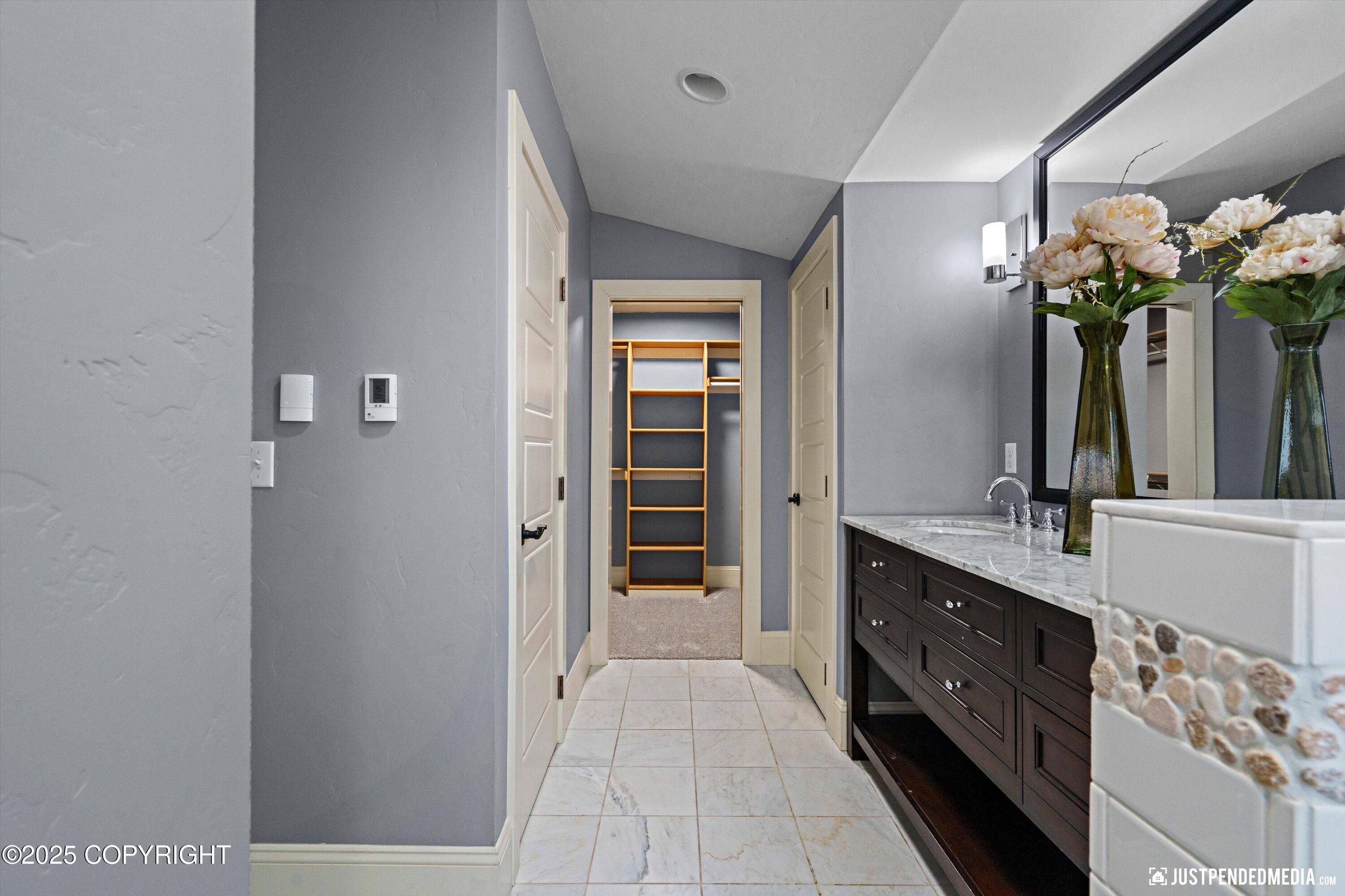 Anchorage, Alaska 99515, United States, 5 Bedrooms Bedrooms, ,3 BathroomsBathrooms,Residential,Active,225454