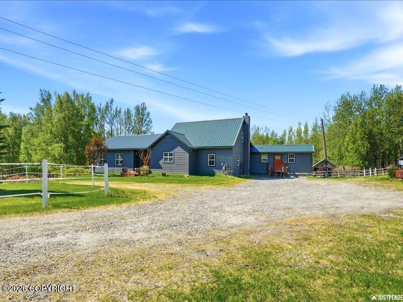 5050 N Farm Loop