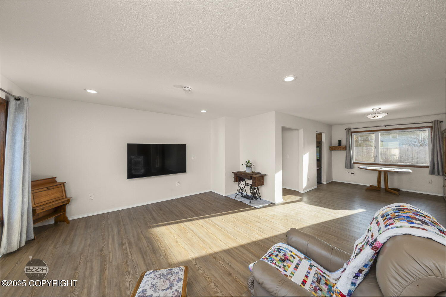 3221 Evergreen Street, Anchorage, Alaska image 6
