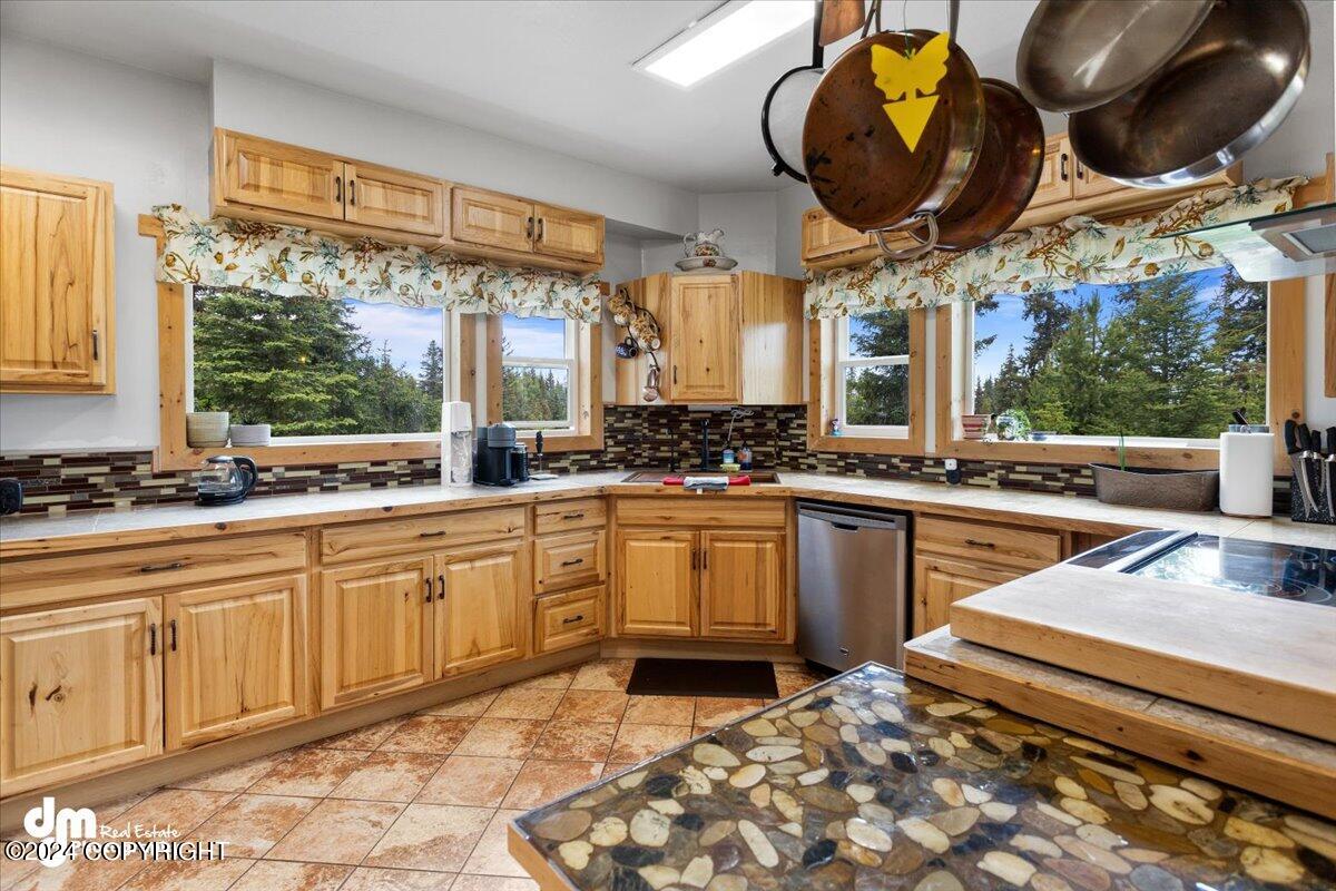 69646 Rollins Way, Anchor Point, Alaska image 14