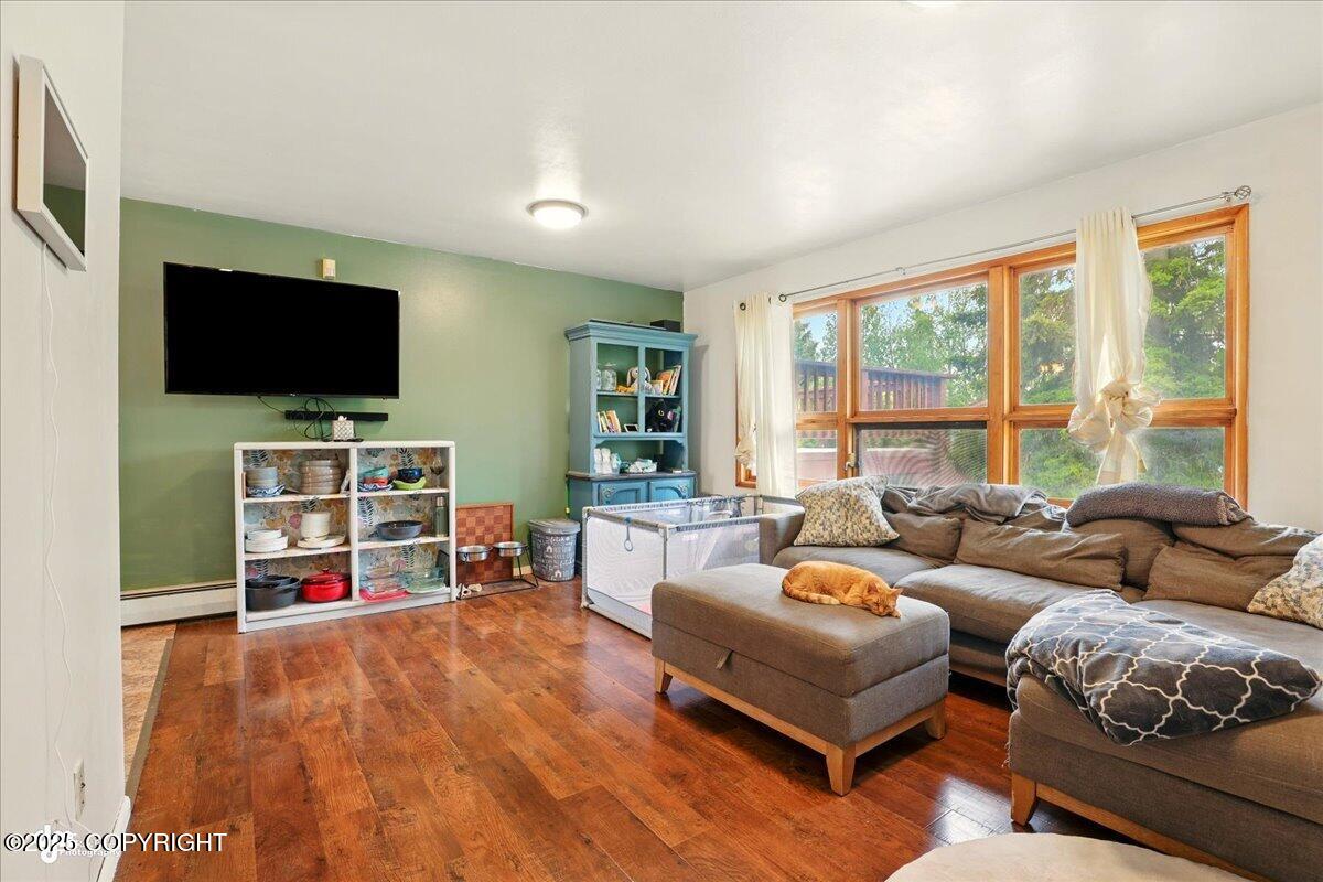 7446 E 20th Avenue, Anchorage, Alaska image 2