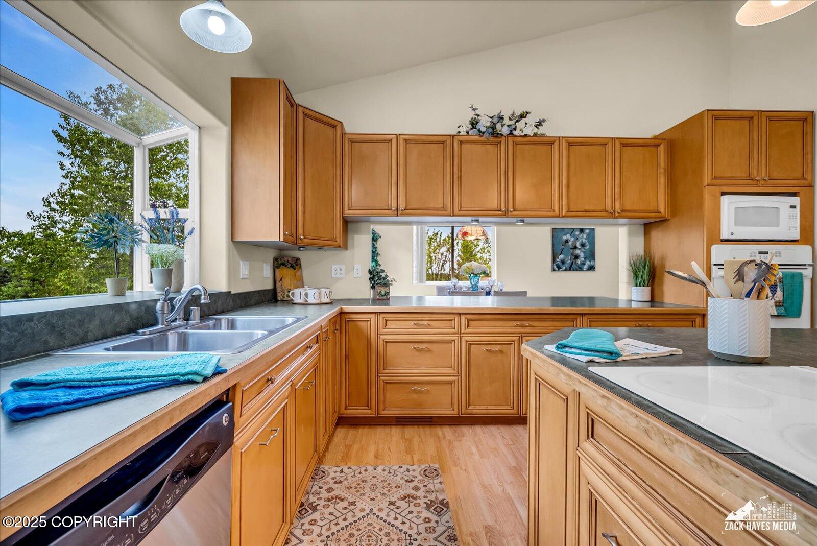 8133 Parkridge Circle, Anchorage, Alaska image 28