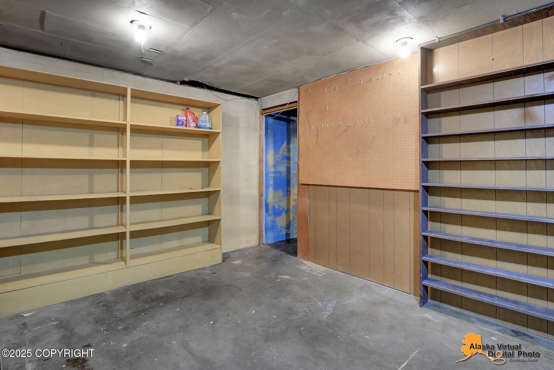 Anchorage, Alaska 99501, United States, 4 Bedrooms Bedrooms, ,2 BathroomsBathrooms,Residential,Pending,208731